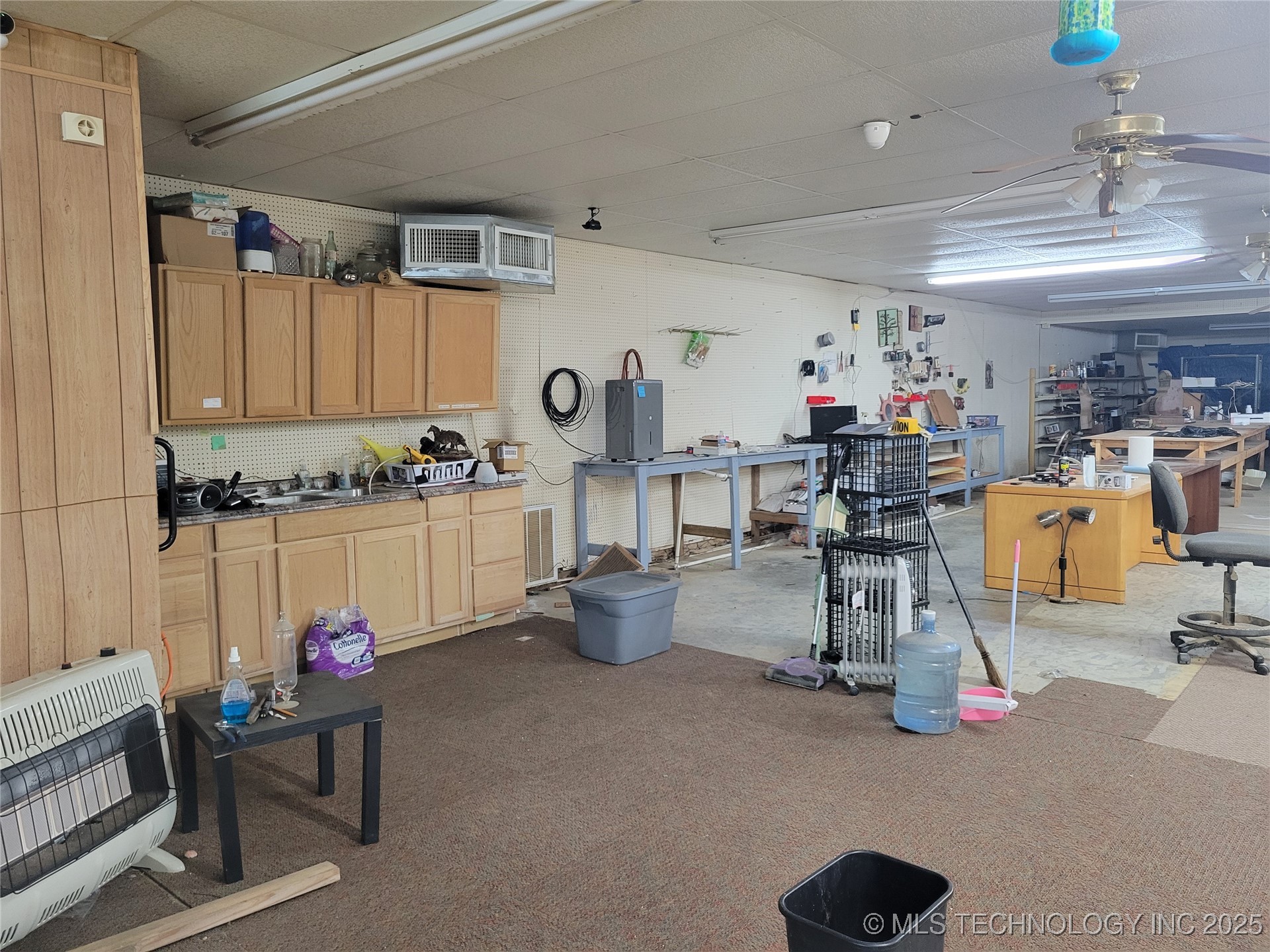 203 W Broadway Street Property Photo 15