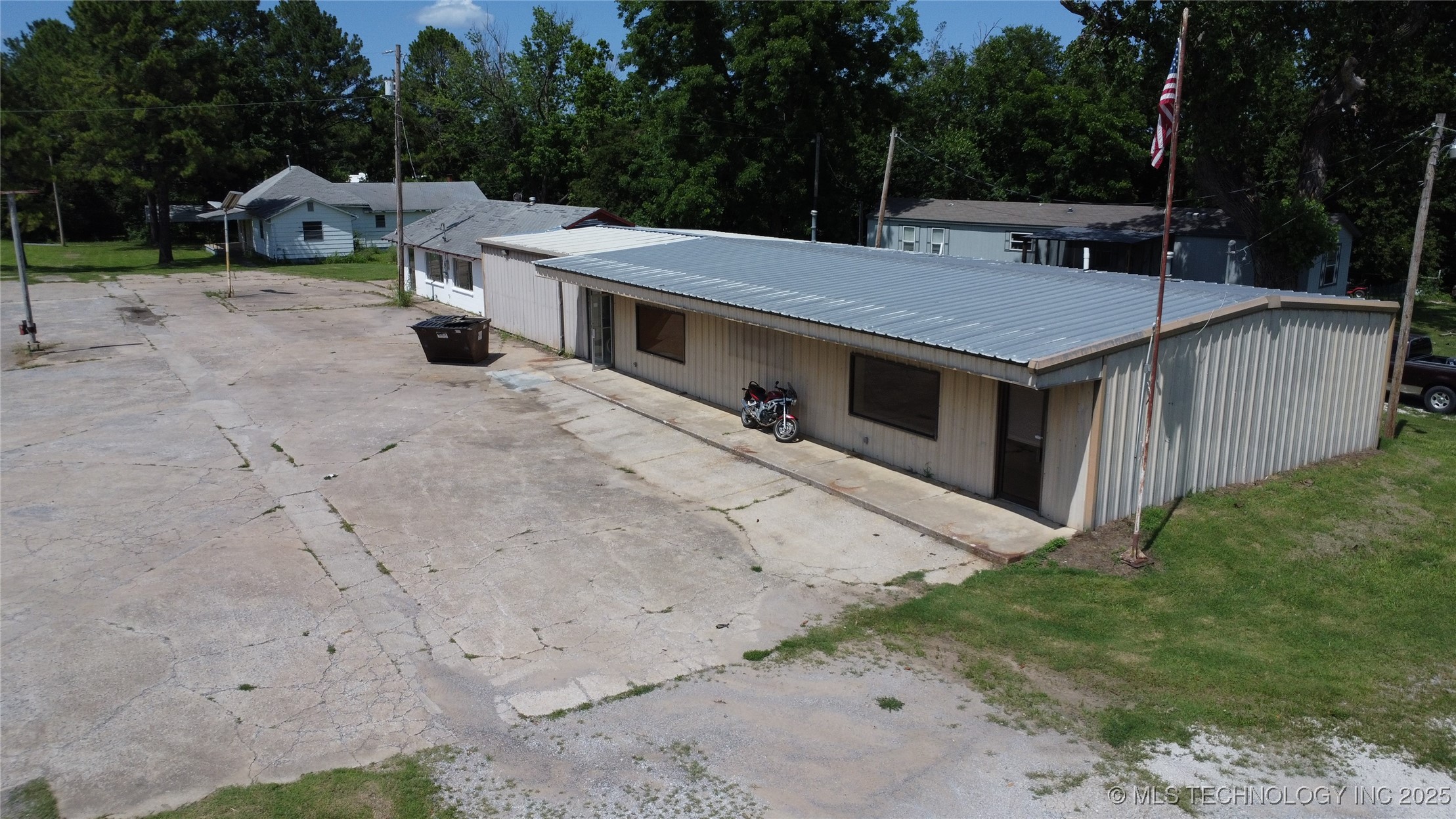 335 N Main Street Property Photo