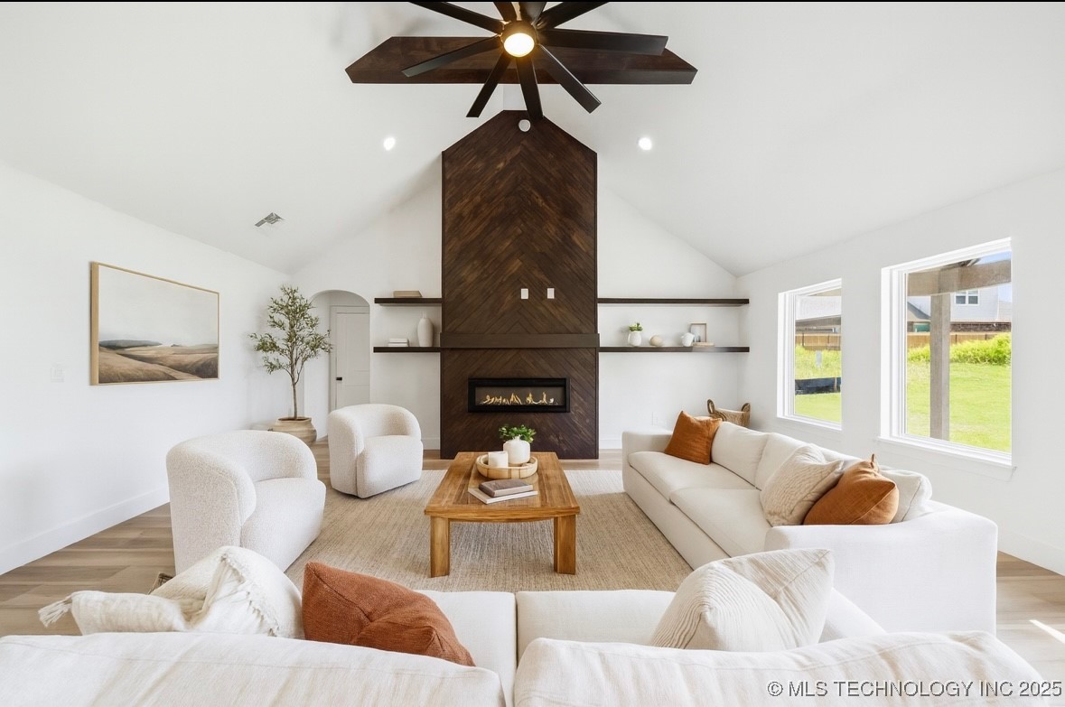 2044 E 129th Place S Property Photo 2