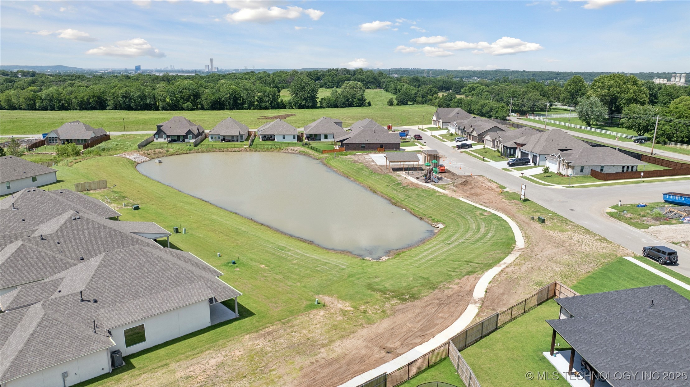 2044 E 129th Place S Property Photo 23