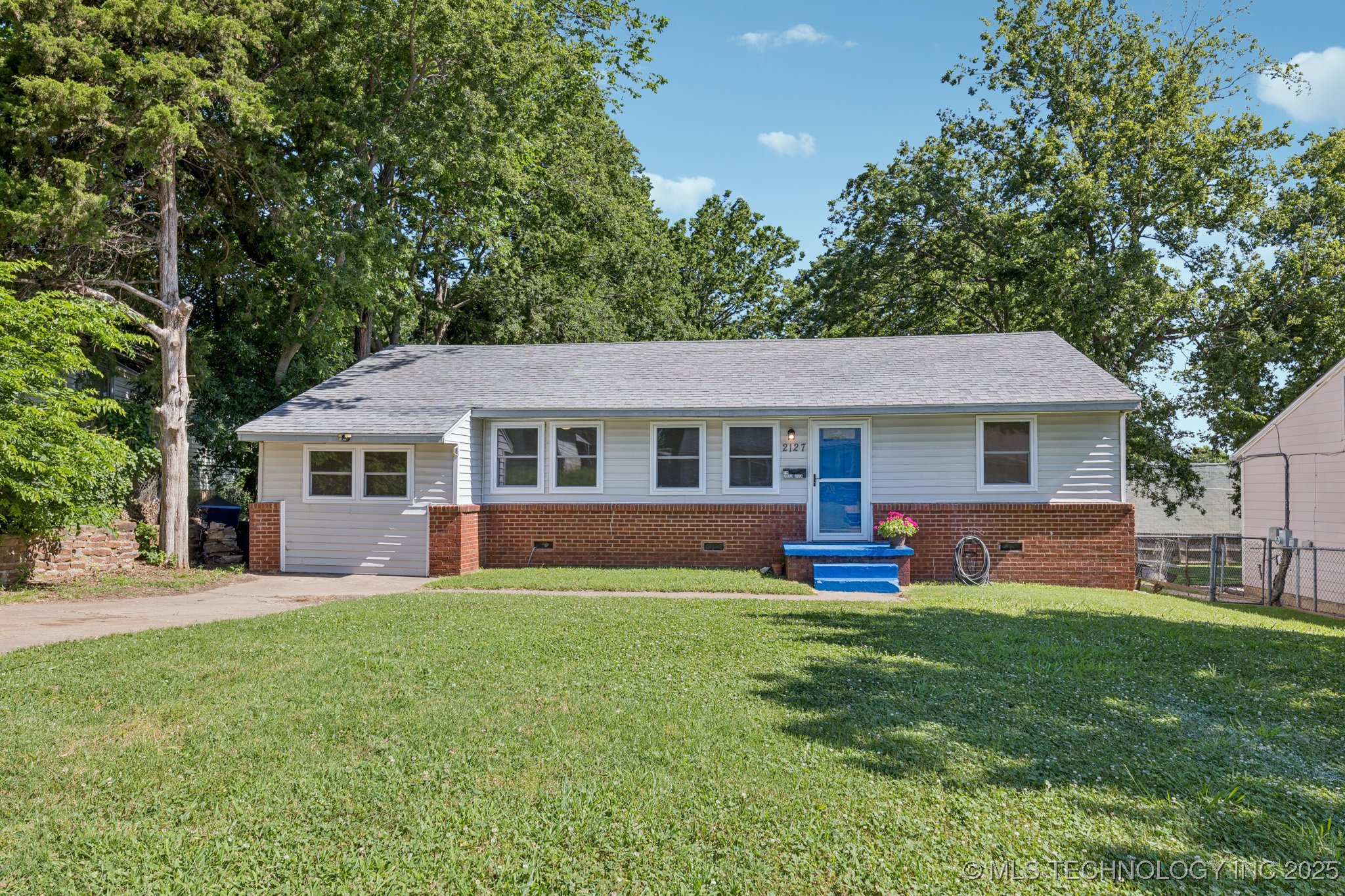 2127 W 48th Place Property Photo 1
