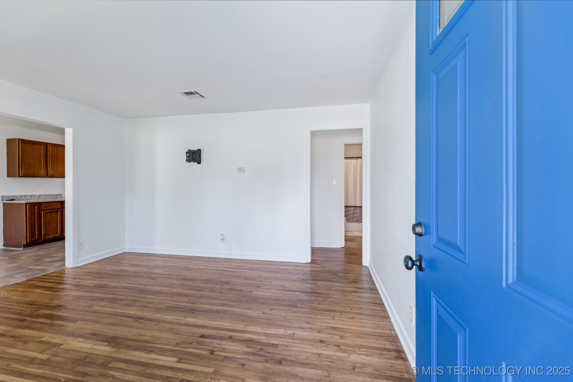 2127 W 48th Place Property Photo 3