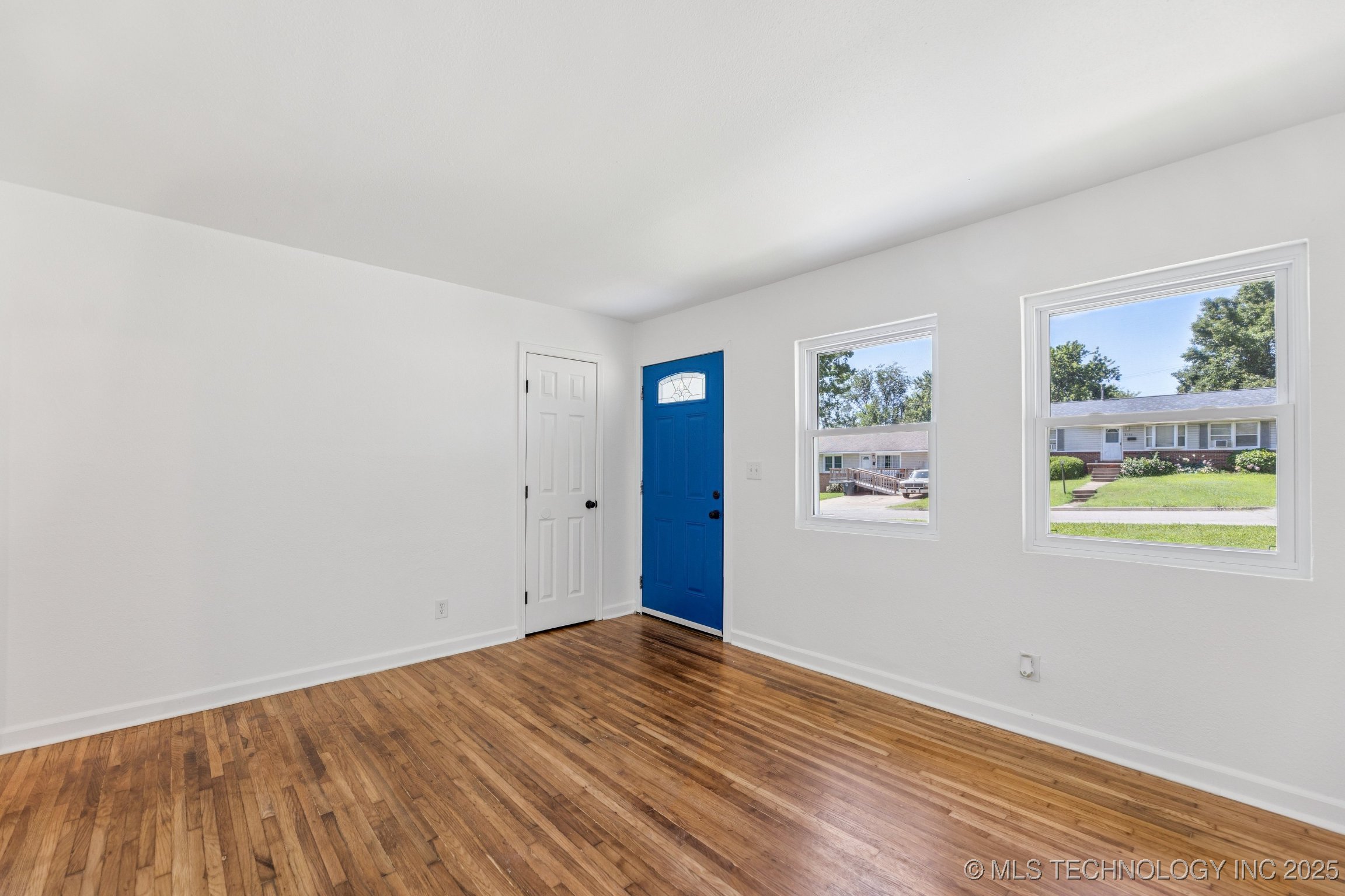 2127 W 48th Place Property Photo 7