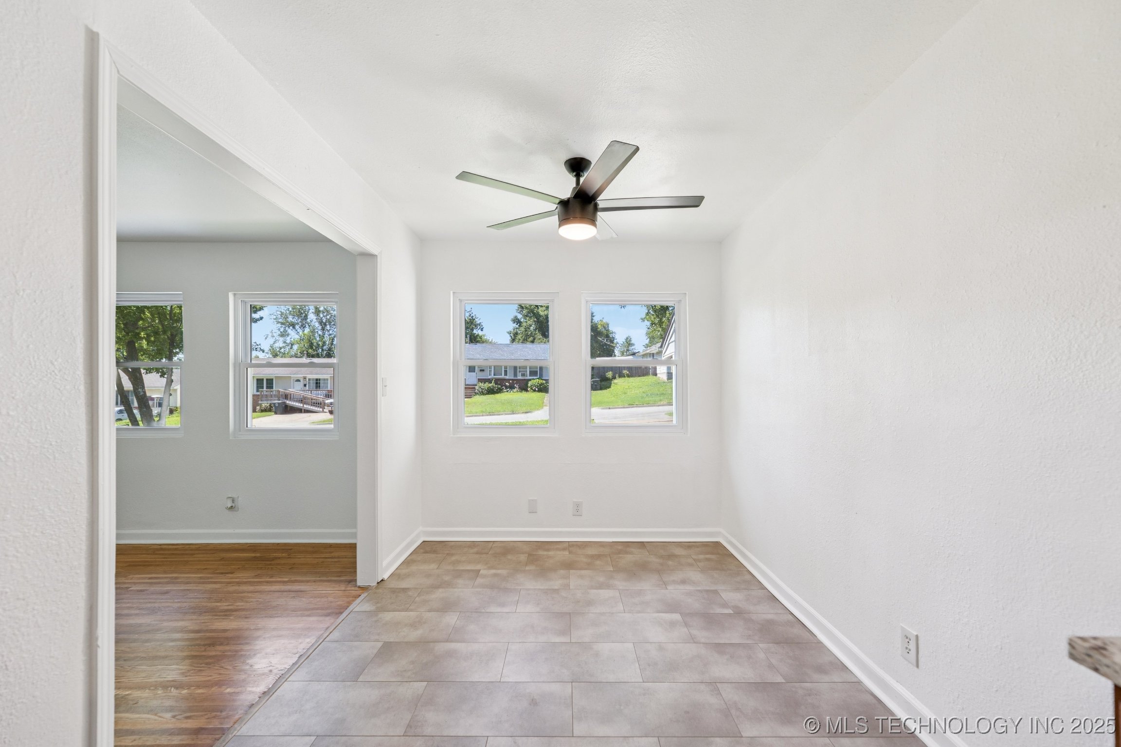2127 W 48th Place Property Photo 12