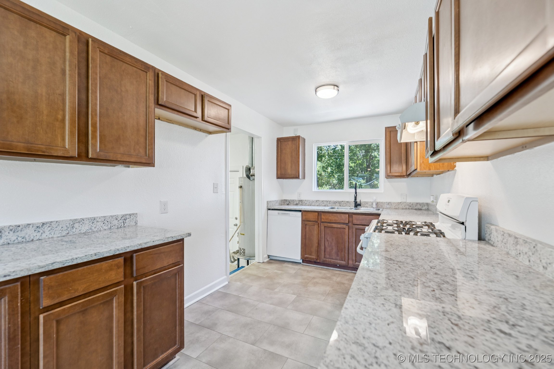 2127 W 48th Place Property Photo 13