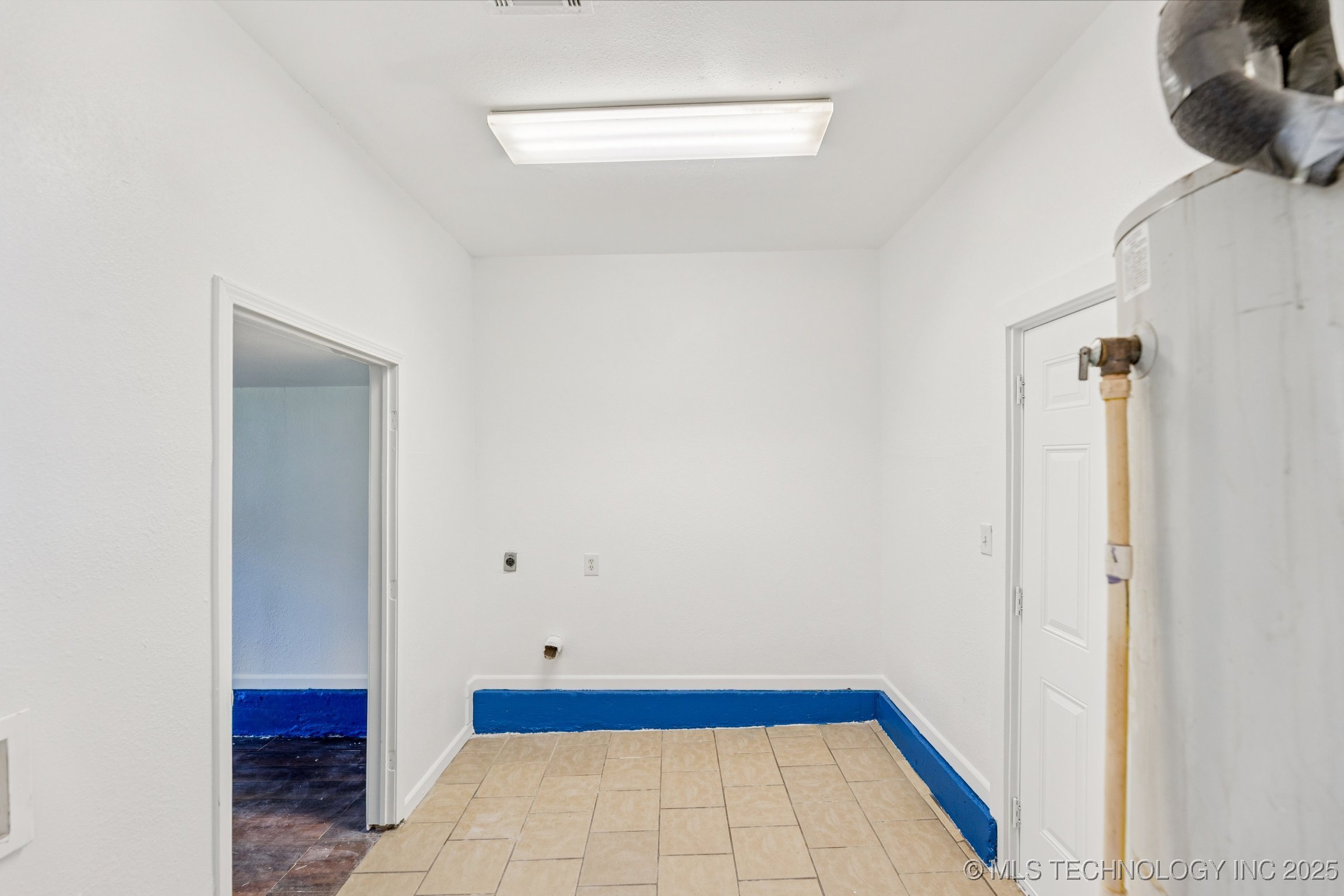 2127 W 48th Place Property Photo 14