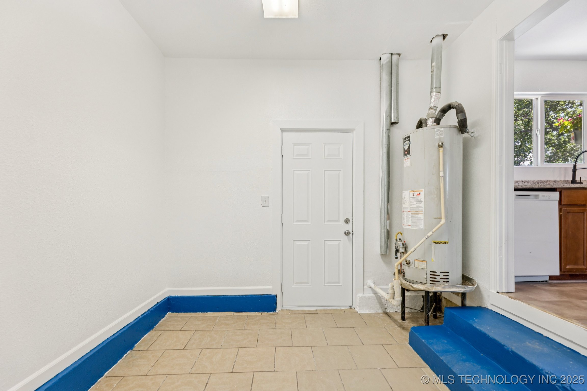 2127 W 48th Place Property Photo 15