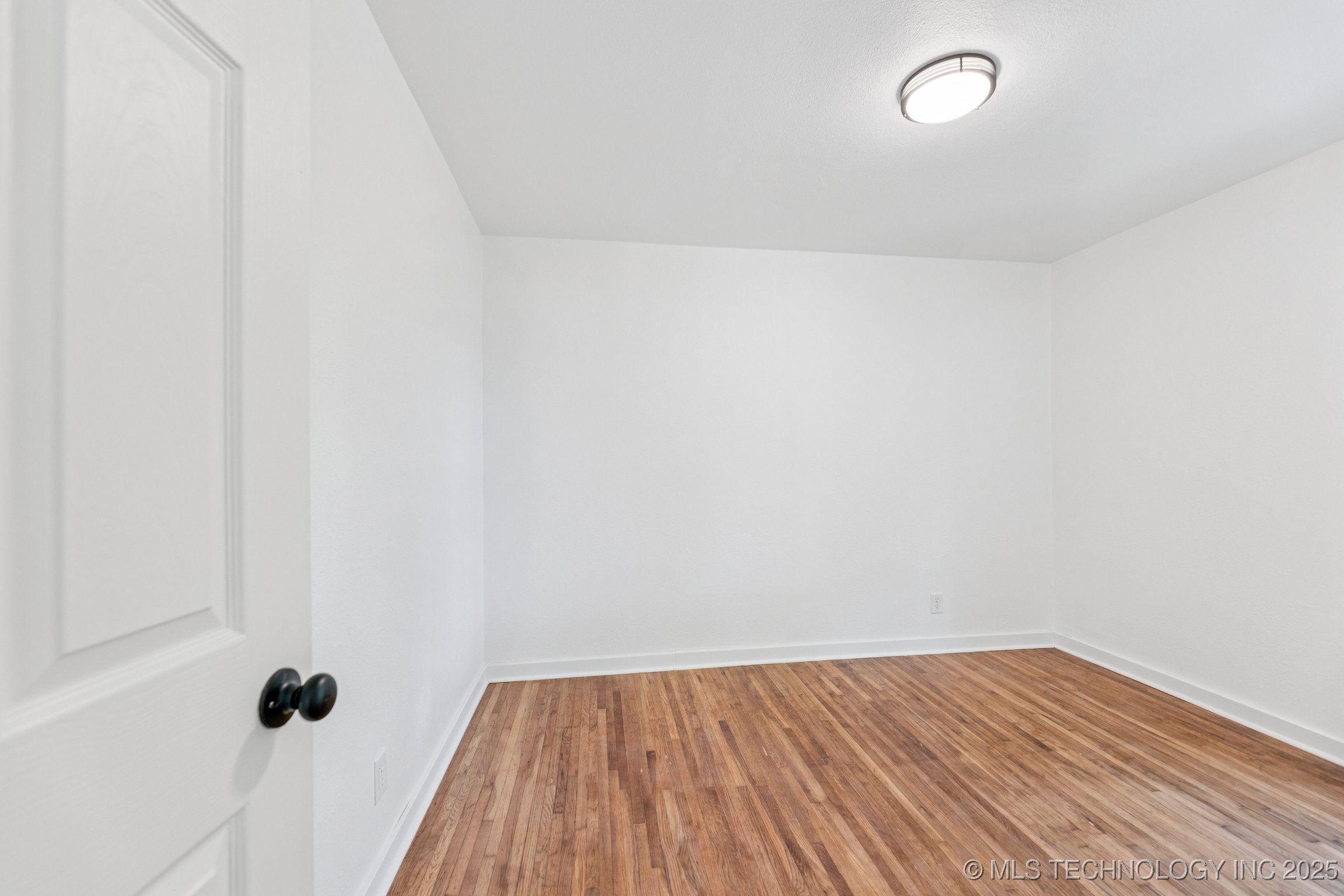 2127 W 48th Place Property Photo 16