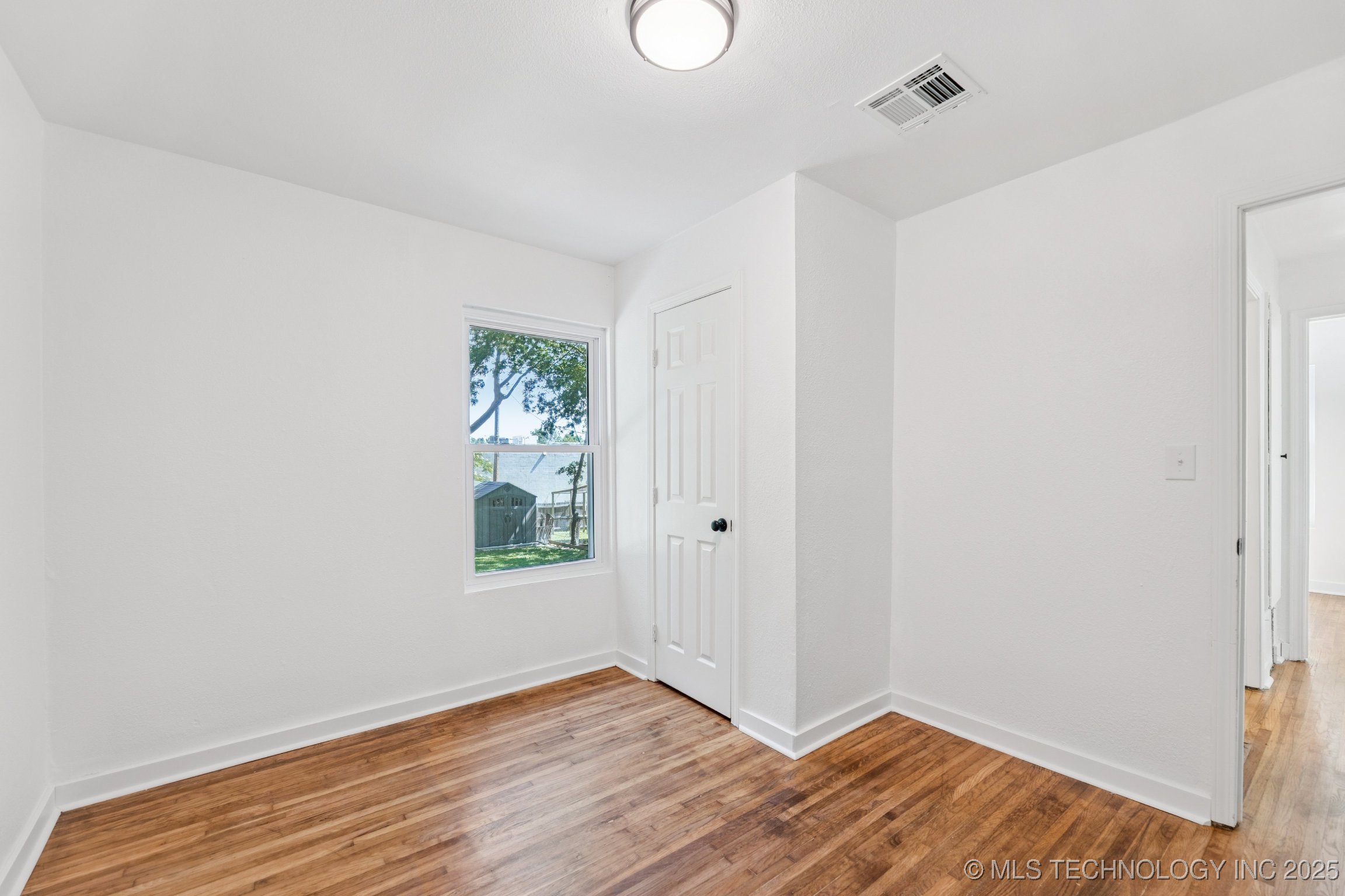 2127 W 48th Place Property Photo 17