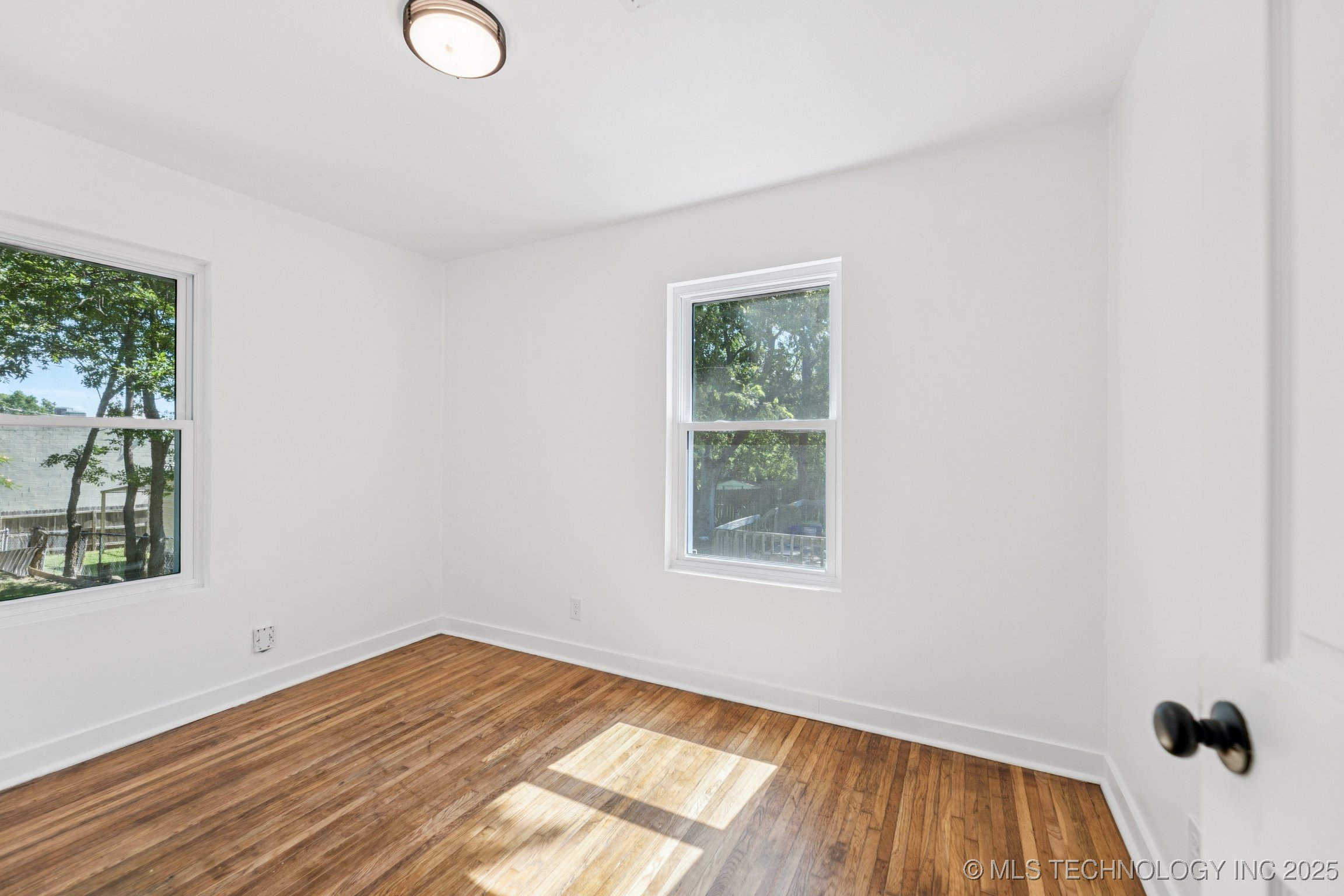 2127 W 48th Place Property Photo 19