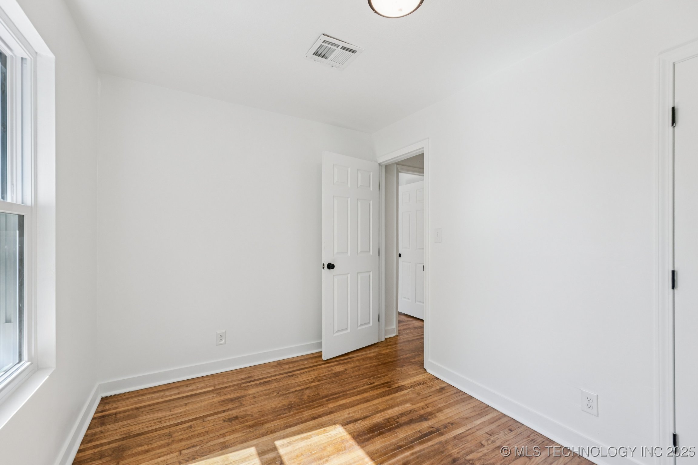 2127 W 48th Place Property Photo 20