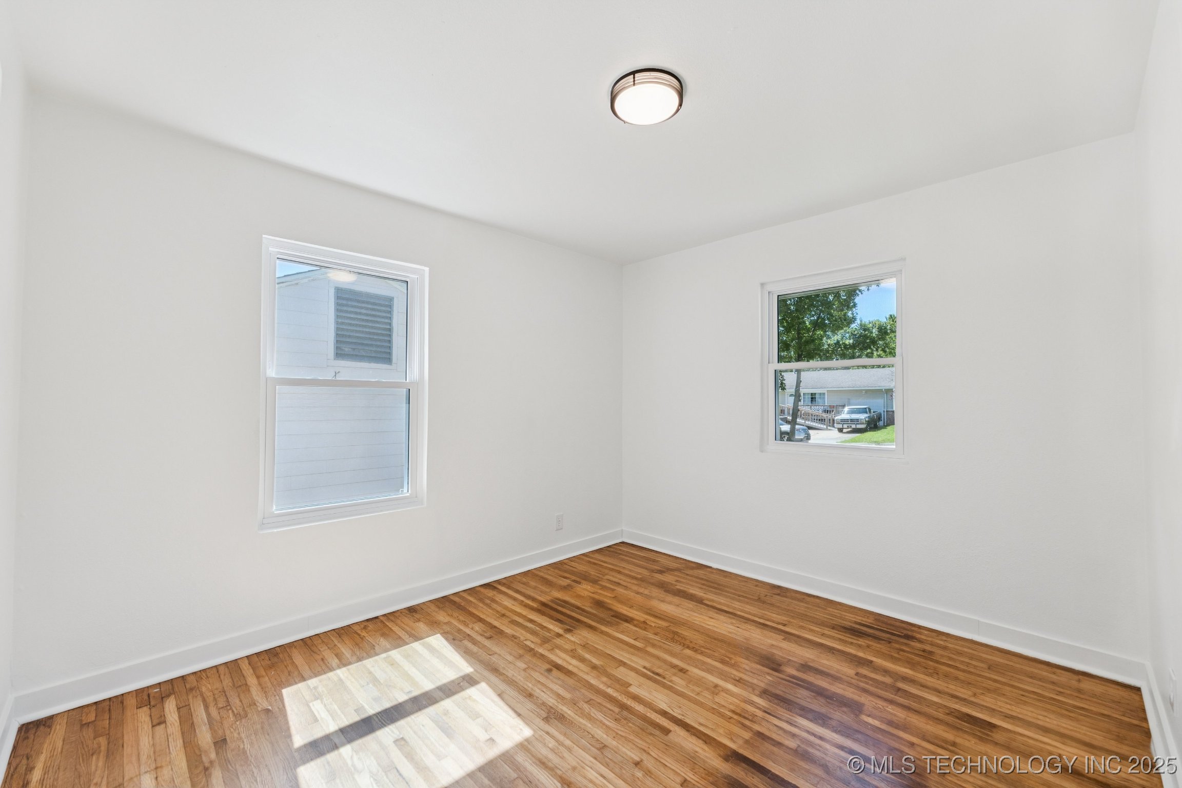 2127 W 48th Place Property Photo 21