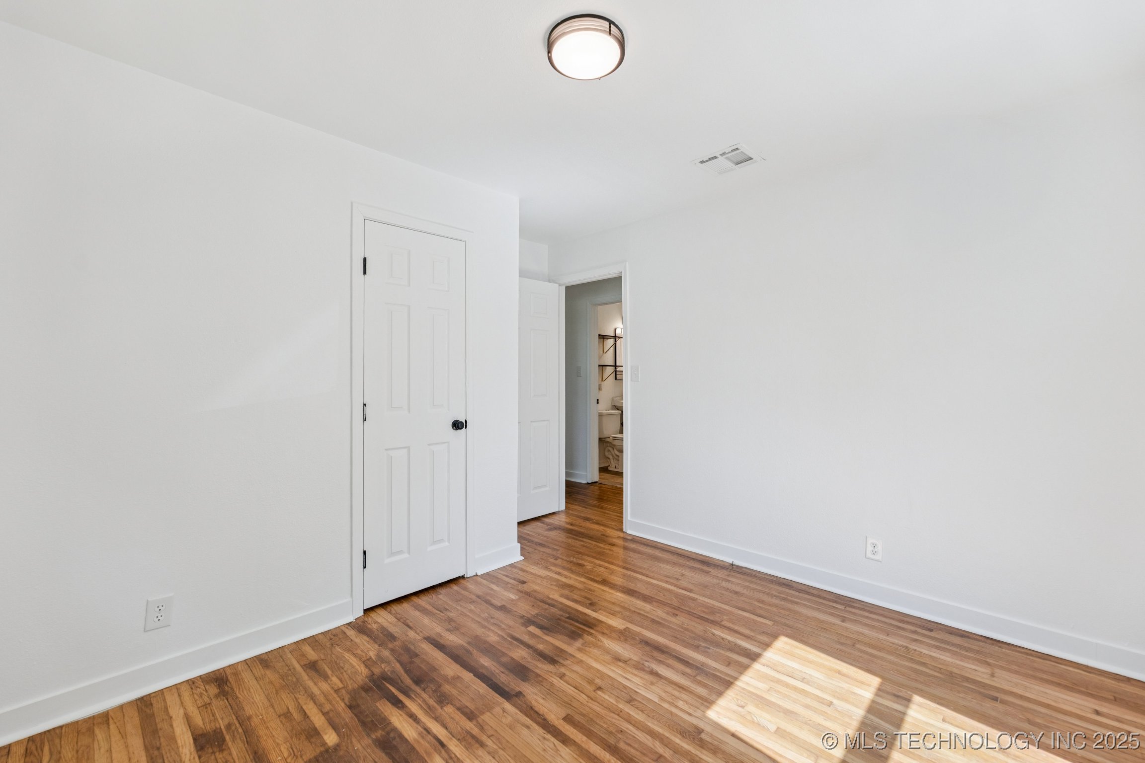2127 W 48th Place Property Photo 22