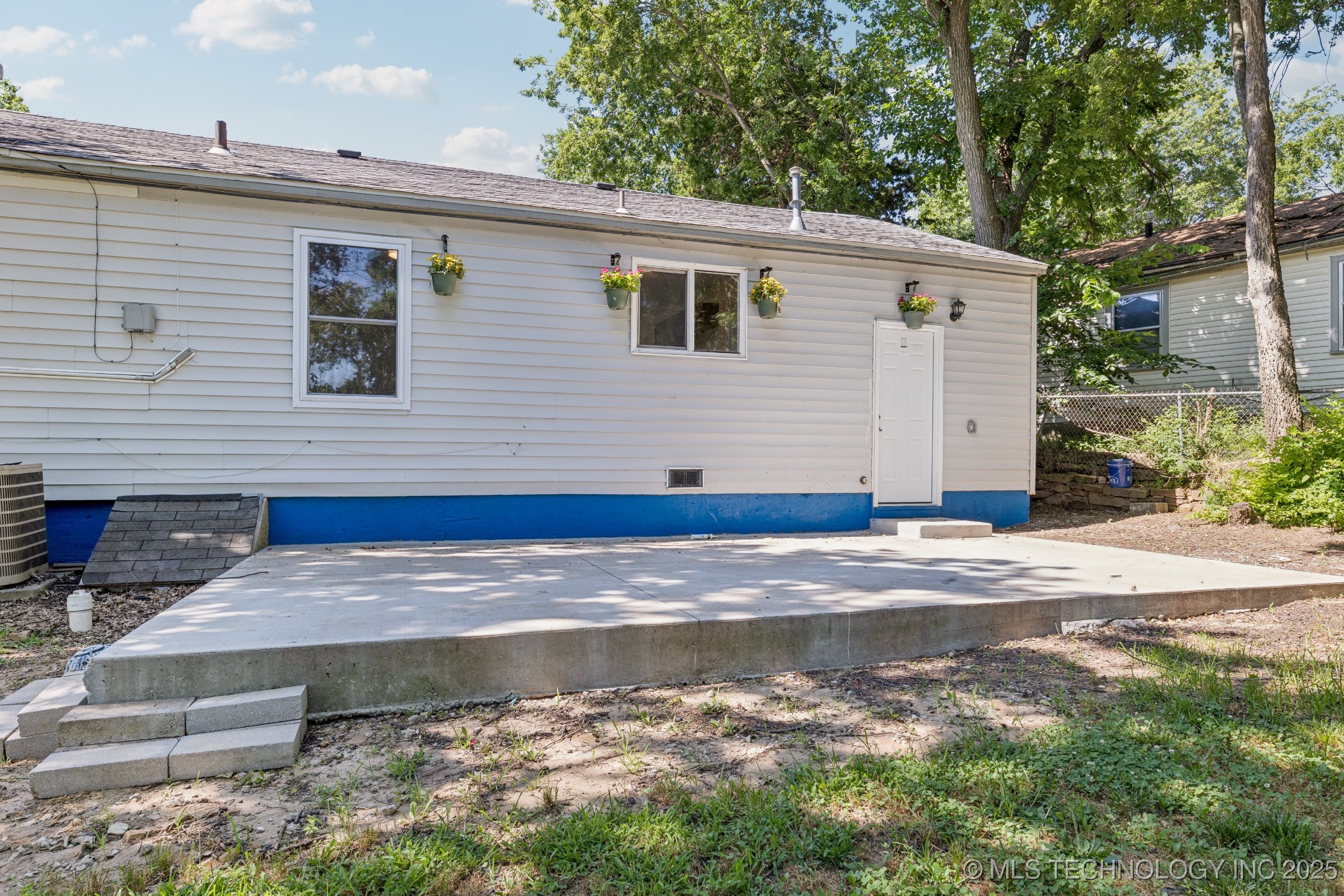 2127 W 48th Place Property Photo 24