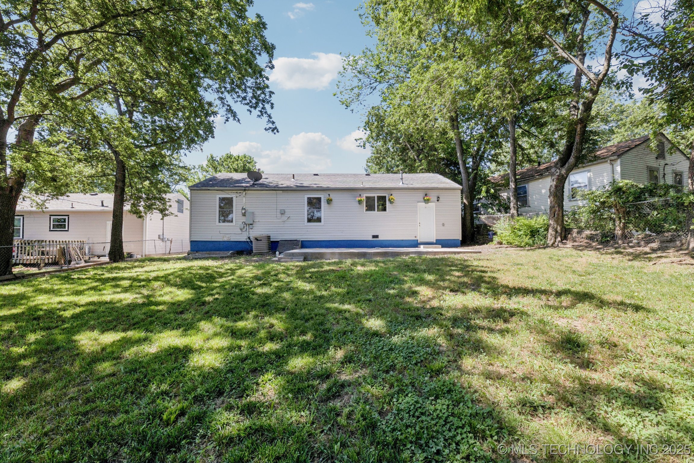 2127 W 48th Place Property Photo 25