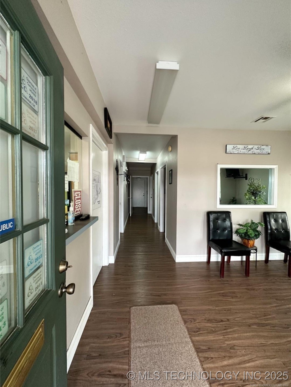 615 S Broadway Street Property Photo 7