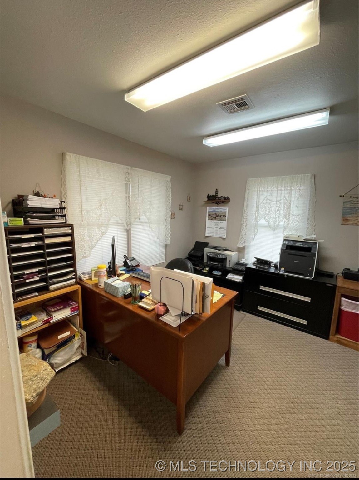 615 S Broadway Street Property Photo 9