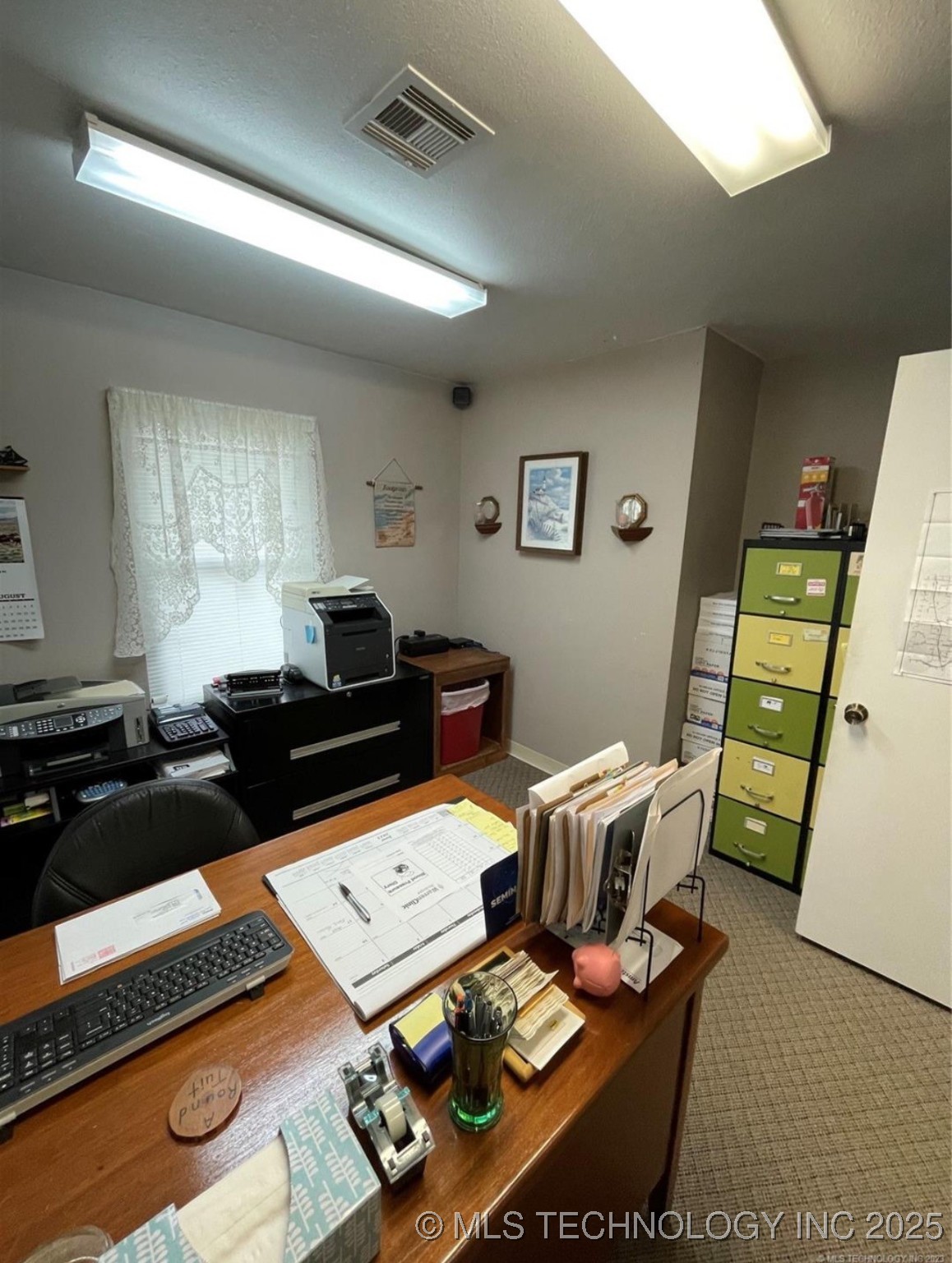 615 S Broadway Street Property Photo 10