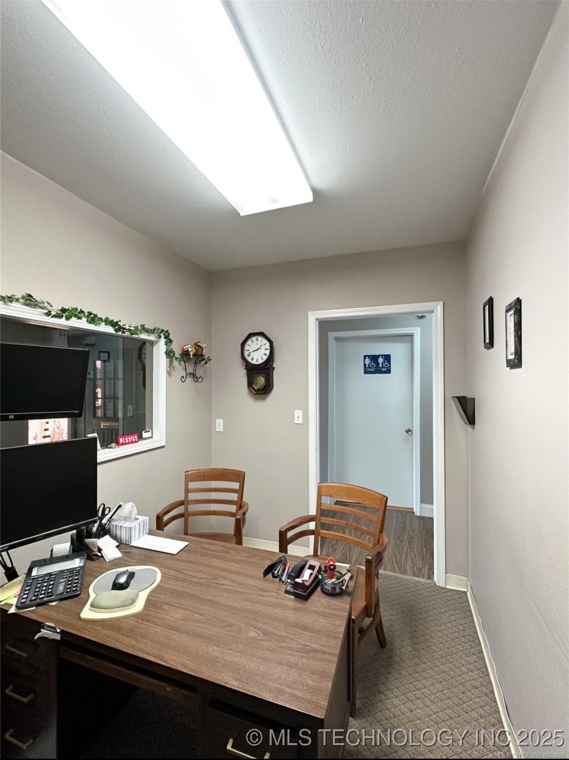 615 S Broadway Street Property Photo 12