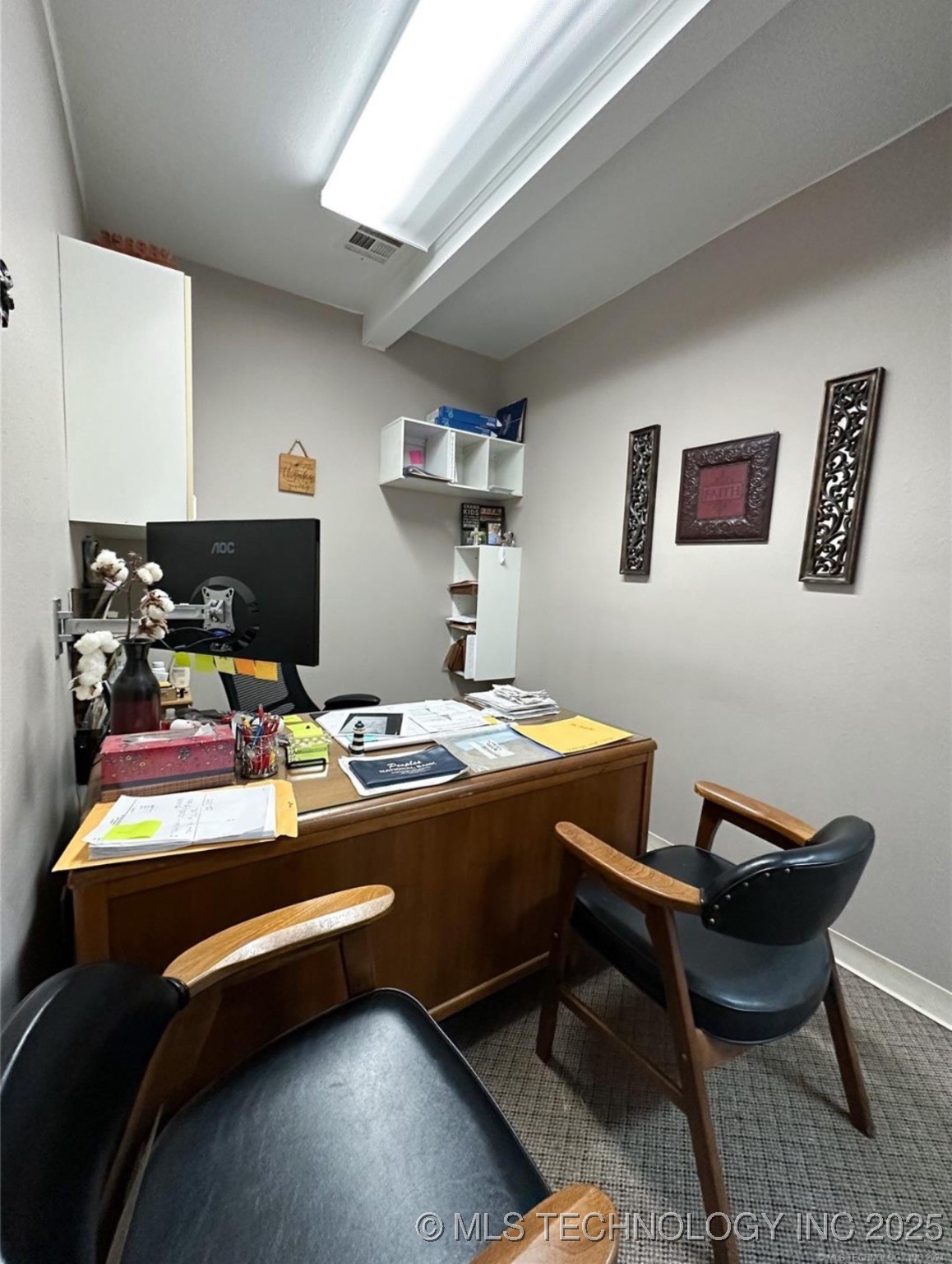 615 S Broadway Street Property Photo 15