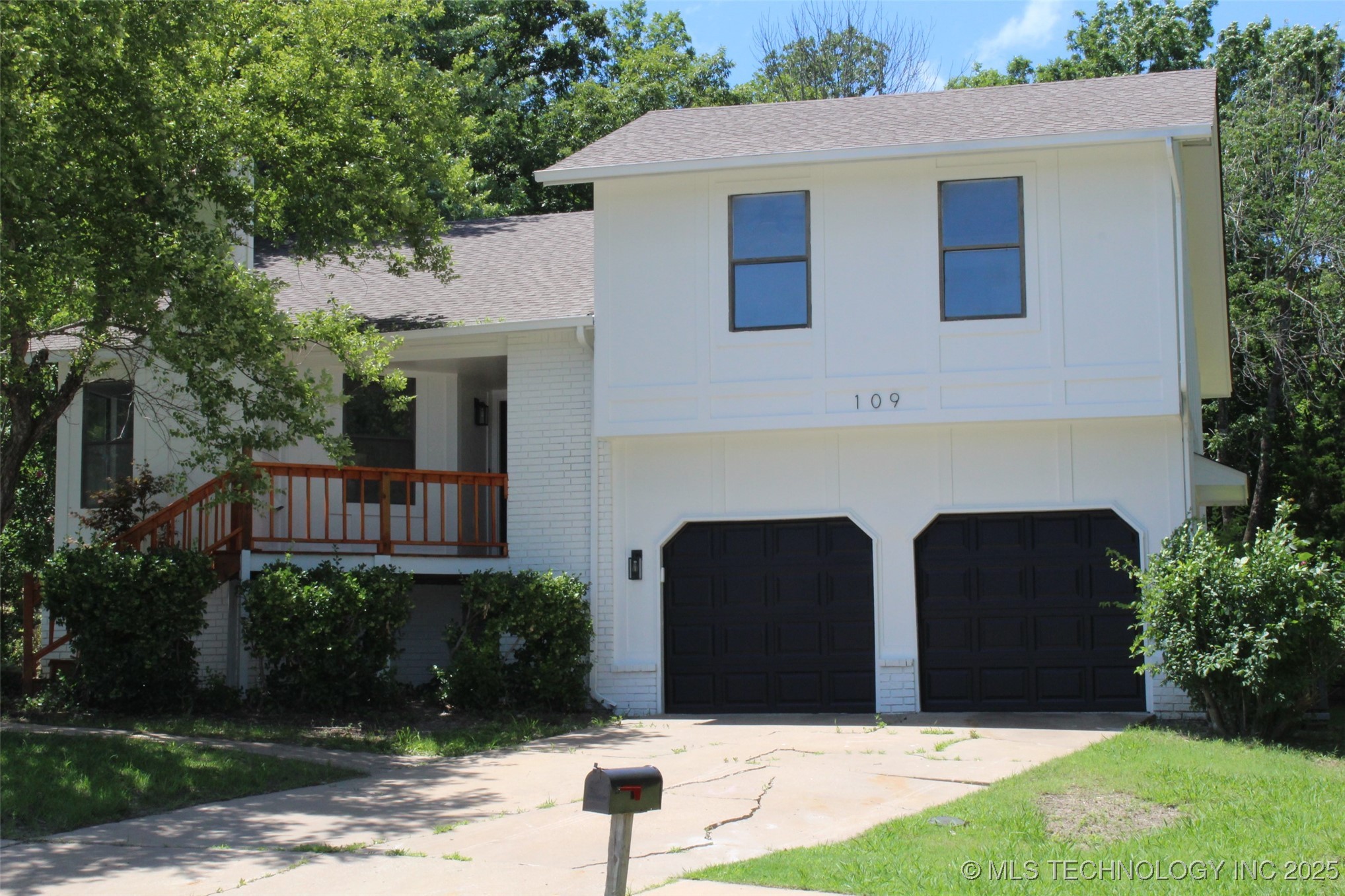 109 E 48th Street Property Photo 1