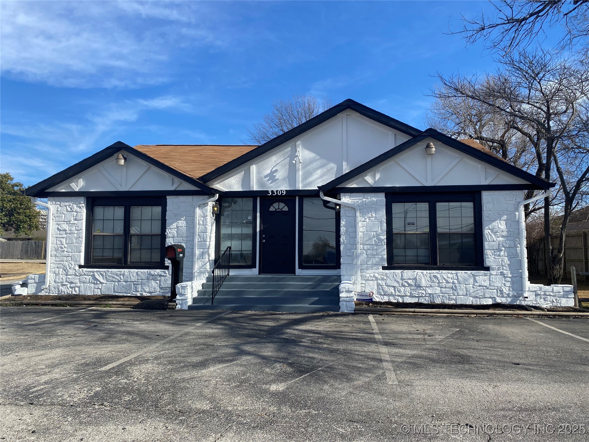 3309 S Yale Avenue Property Photo 1