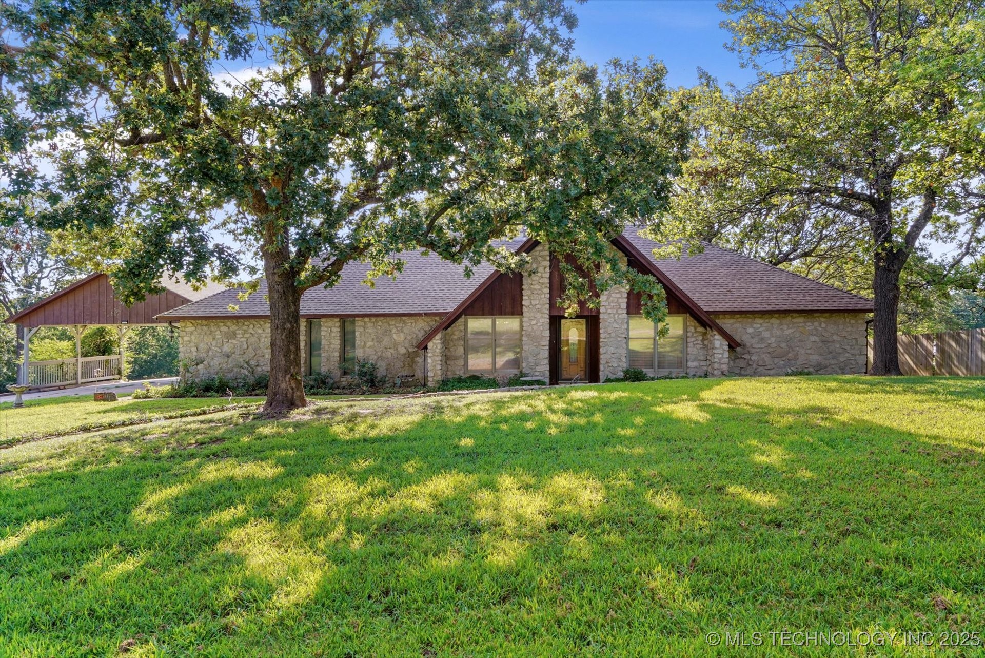1505 S Terrace Road Property Photo 1