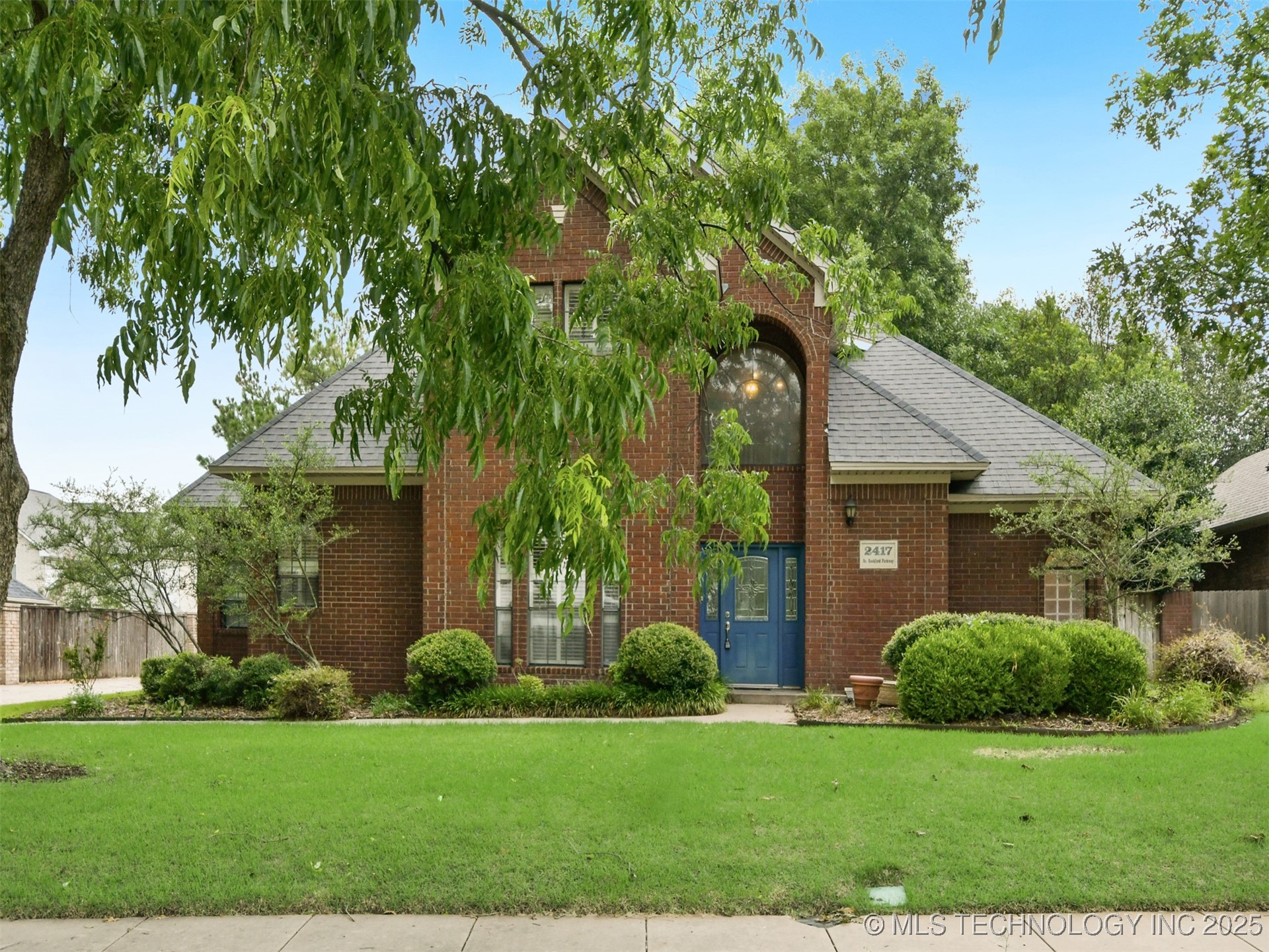 2417 S Rockford Parkway Property Photo