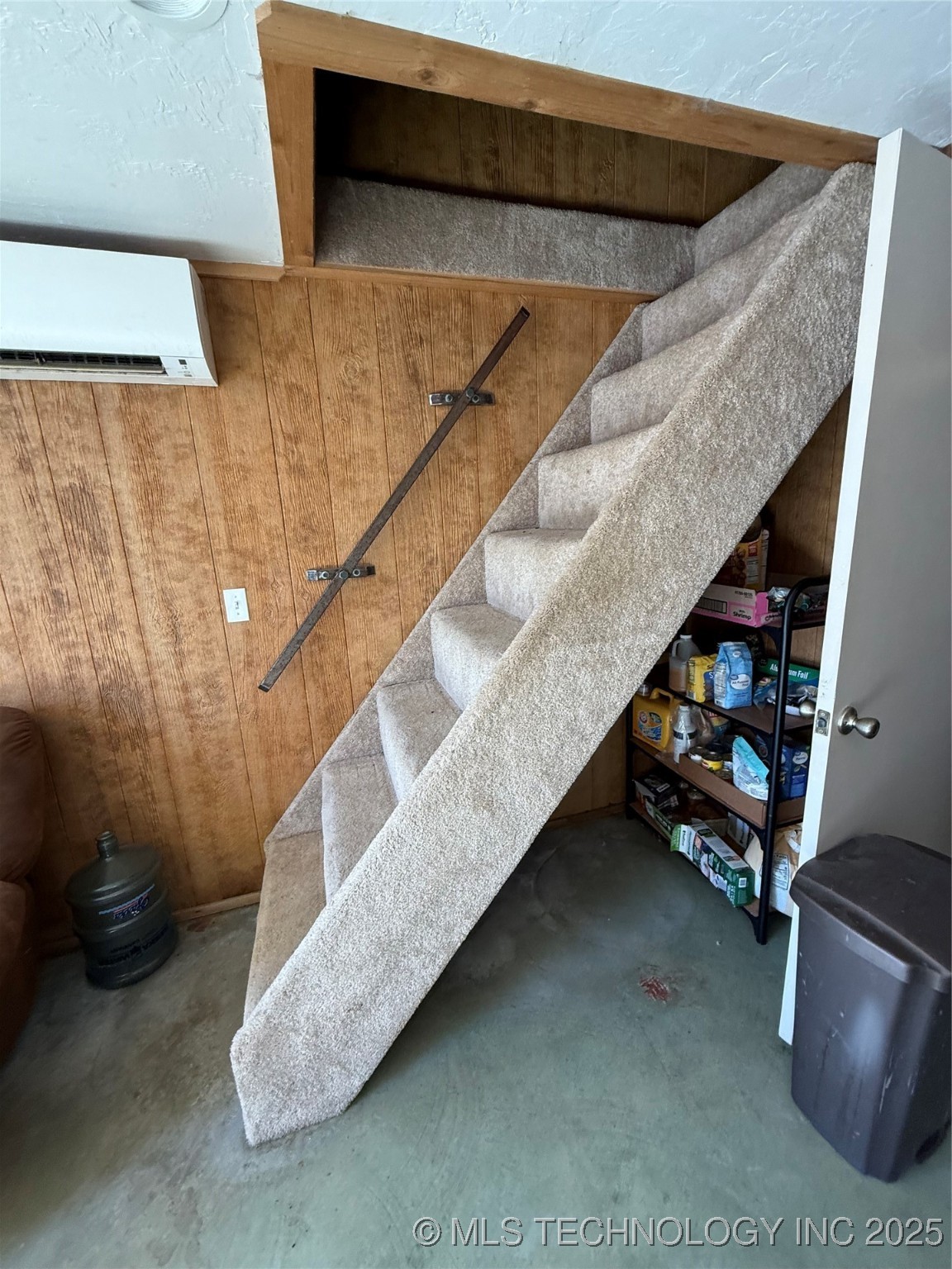 1501 Crestview Drive Property Photo 11