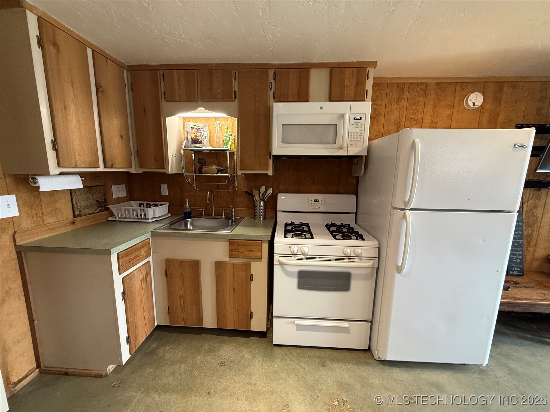 1501 Crestview Drive Property Photo 21