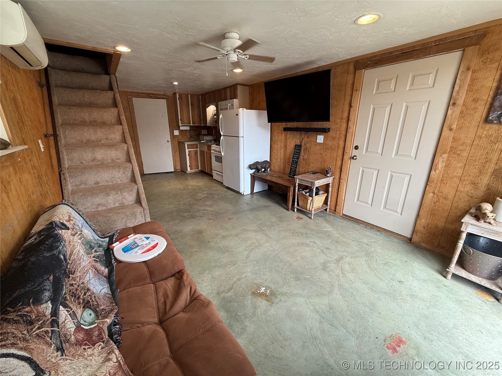 1501 Crestview Drive Property Photo 22