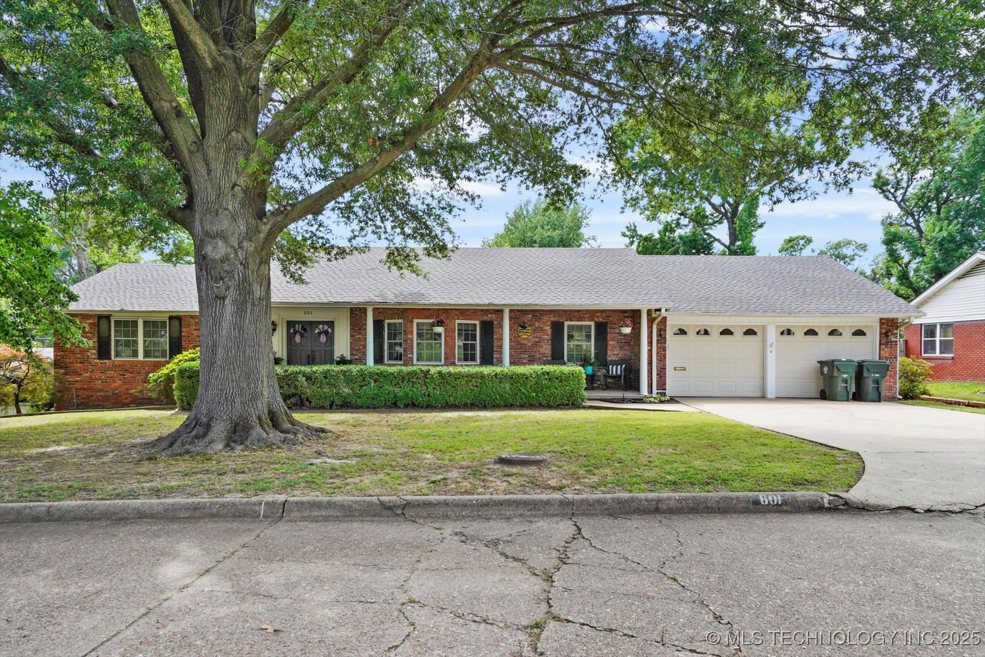 601 W Robb Avenue Property Photo
