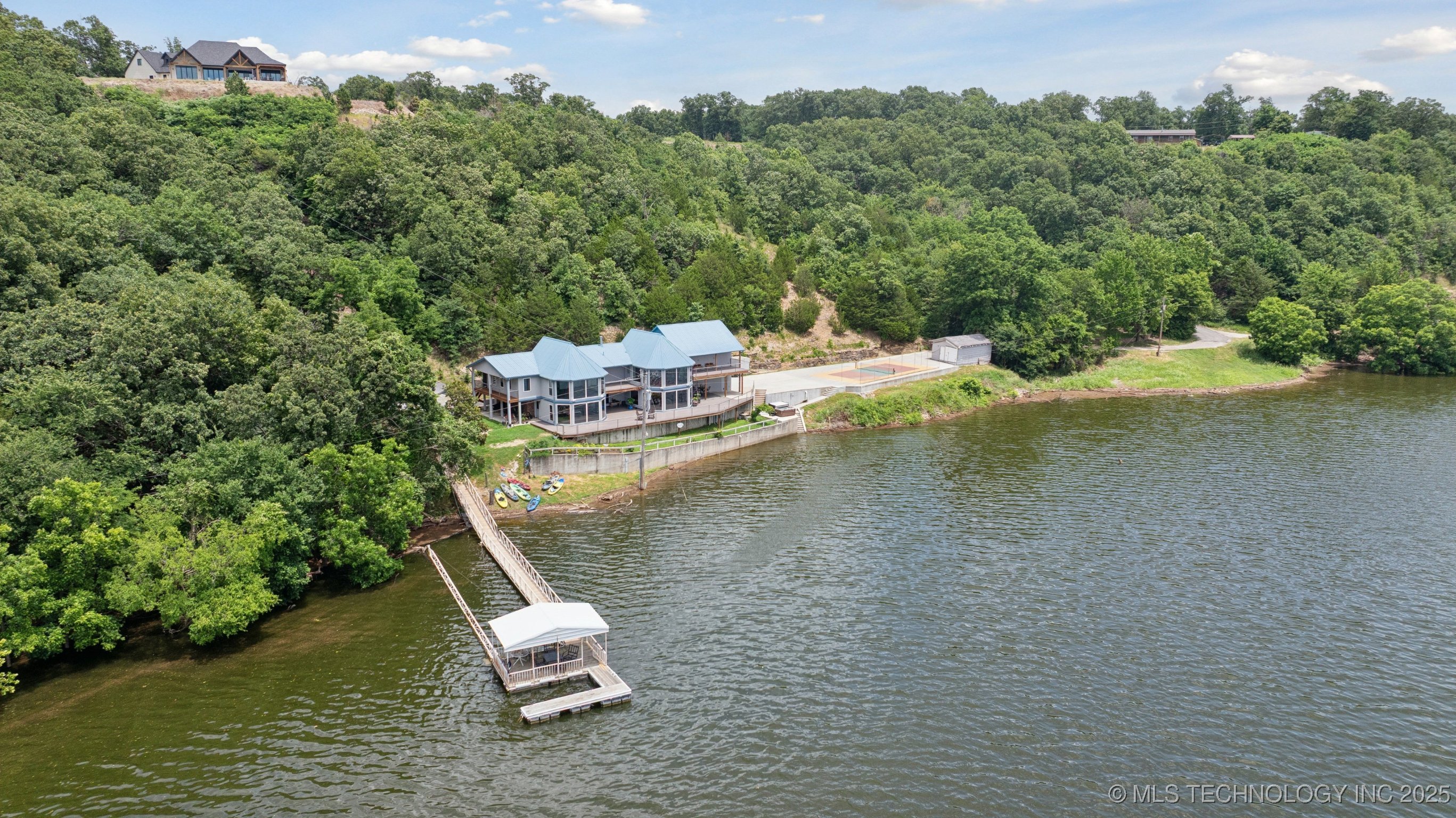 662 Se 4439 Loop Property Photo 1