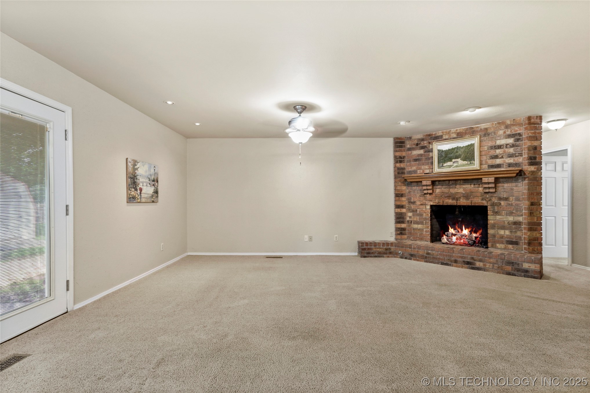 5716 S Birch Avenue Property Photo 6