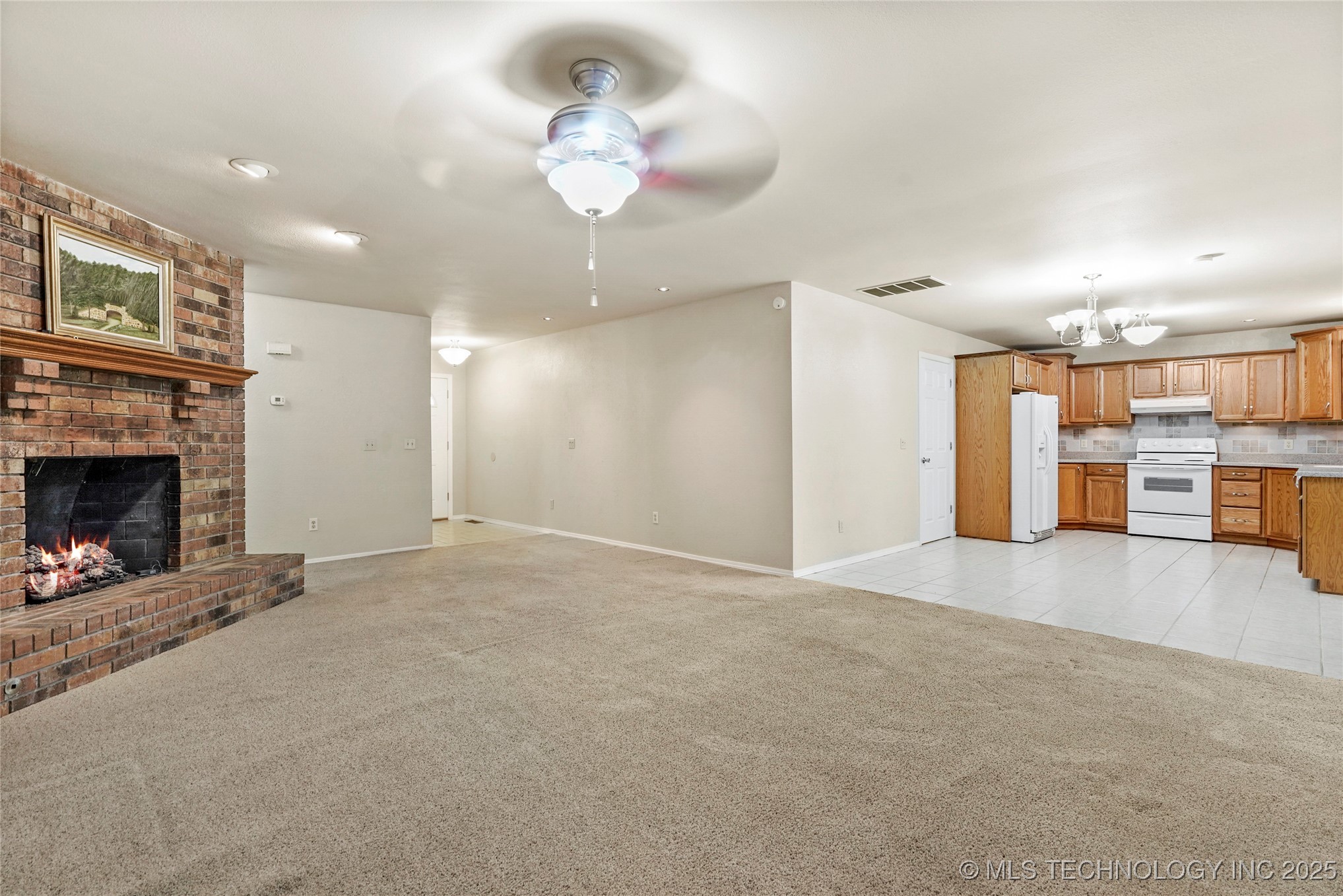 5716 S Birch Avenue Property Photo 8