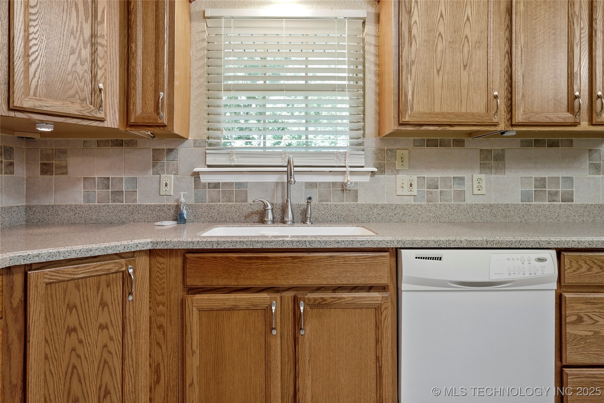 5716 S Birch Avenue Property Photo 11