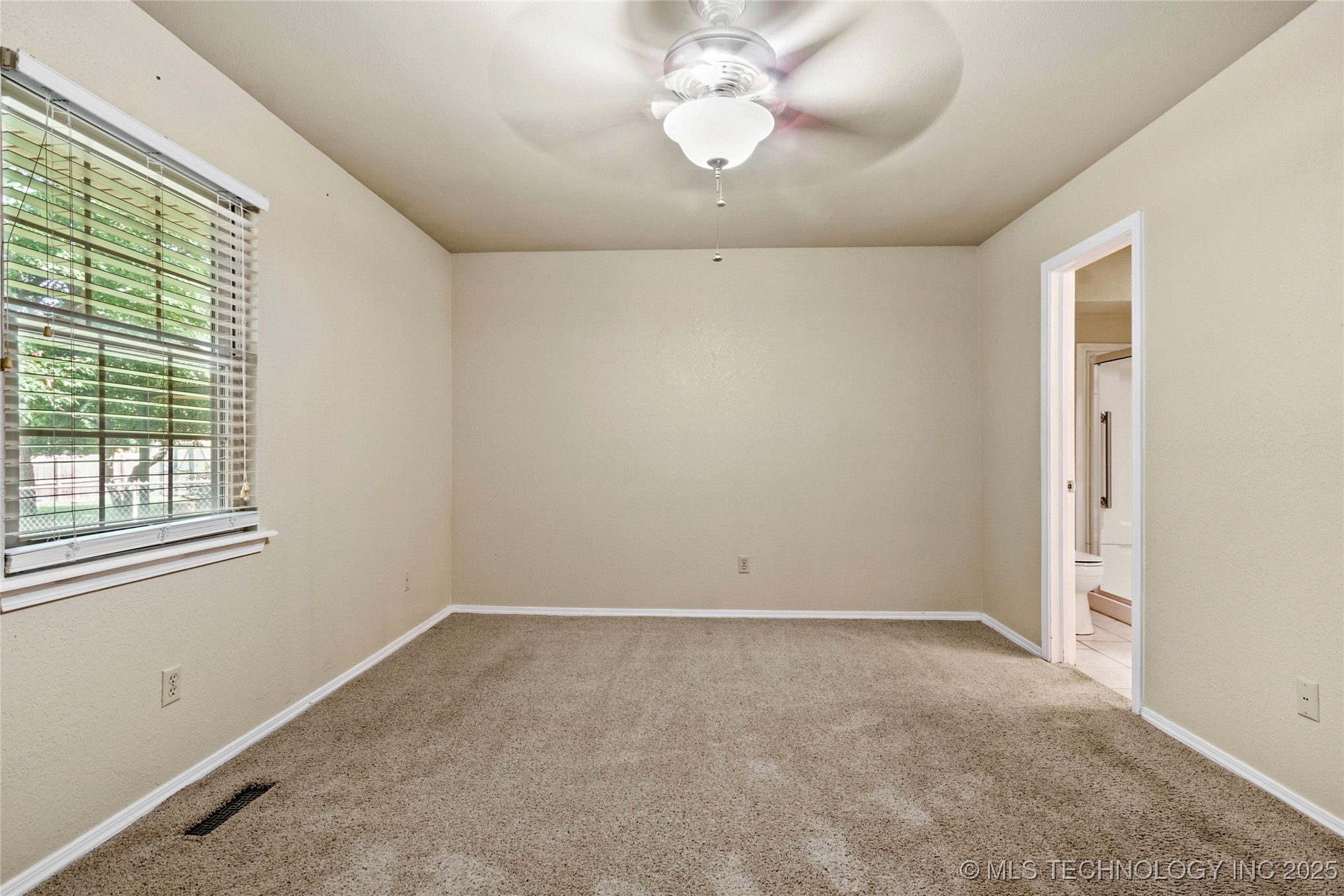 5716 S Birch Avenue Property Photo 14