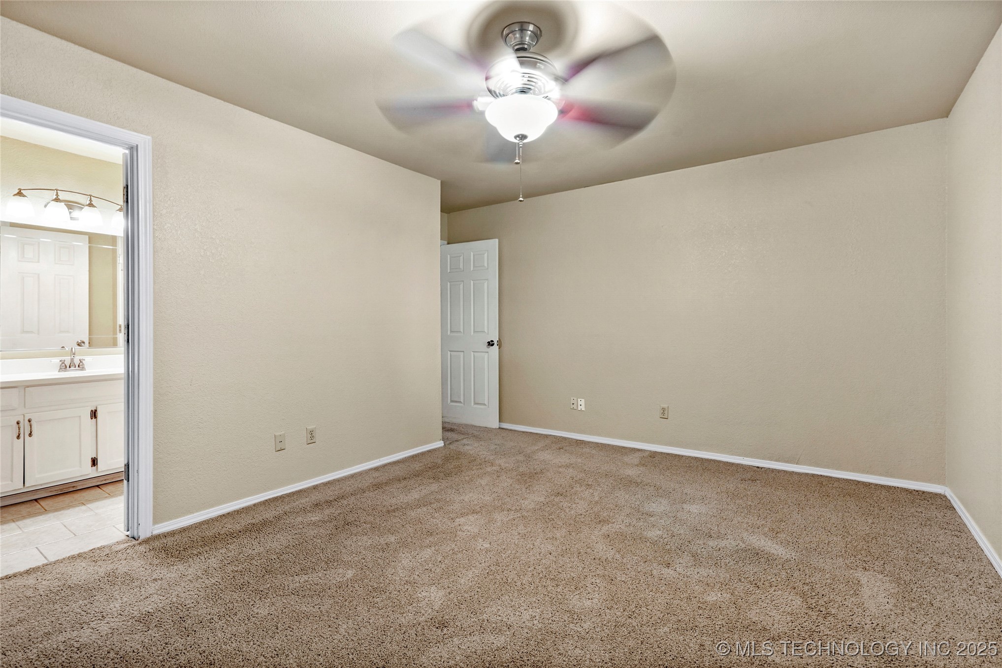 5716 S Birch Avenue Property Photo 15