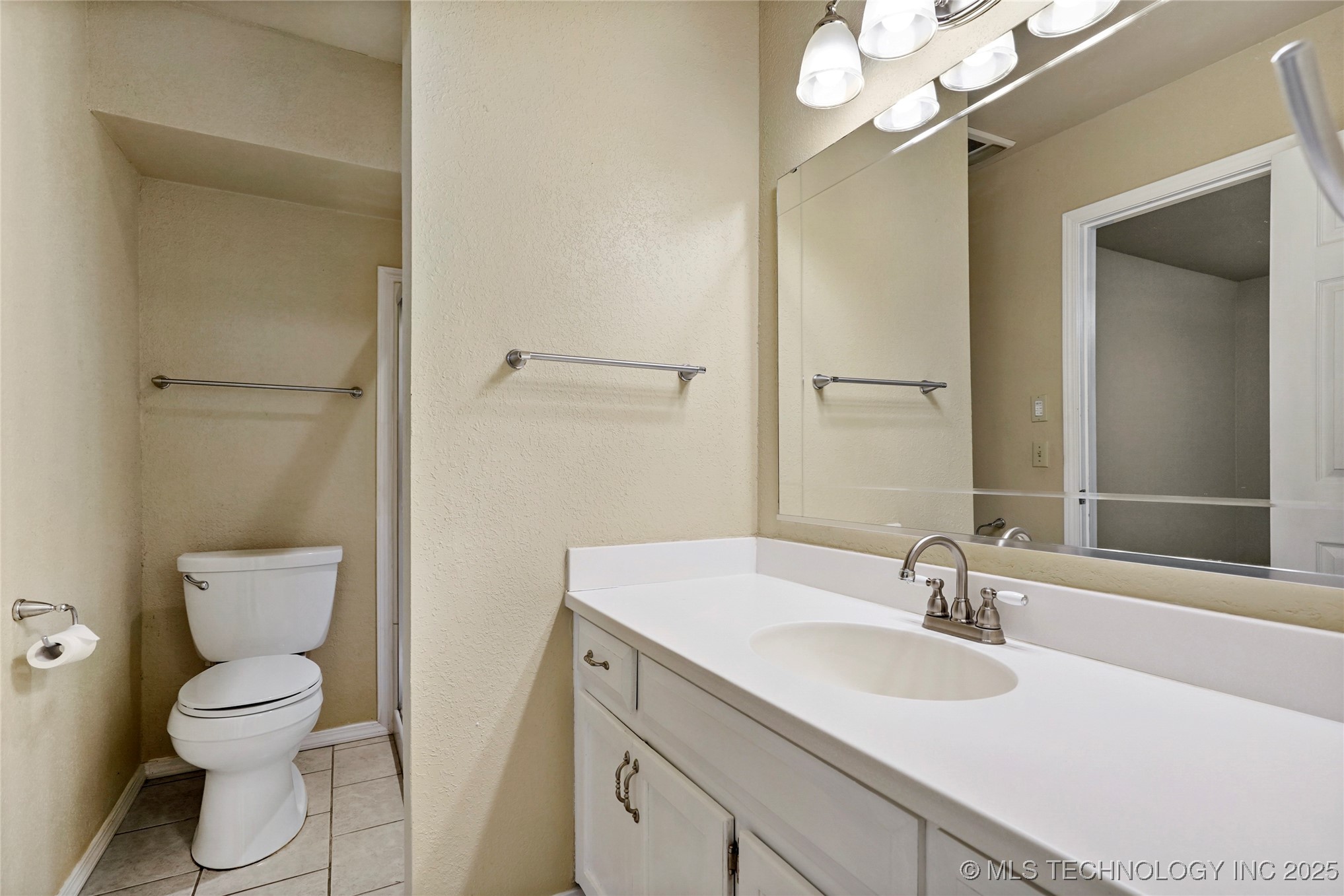 5716 S Birch Avenue Property Photo 16