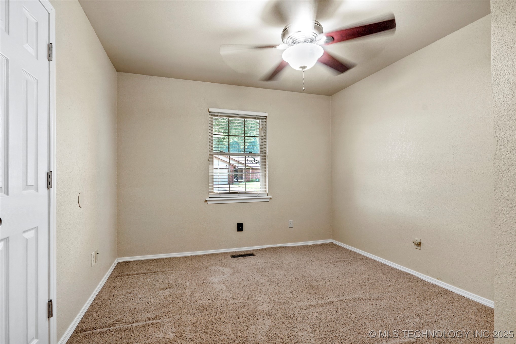 5716 S Birch Avenue Property Photo 19