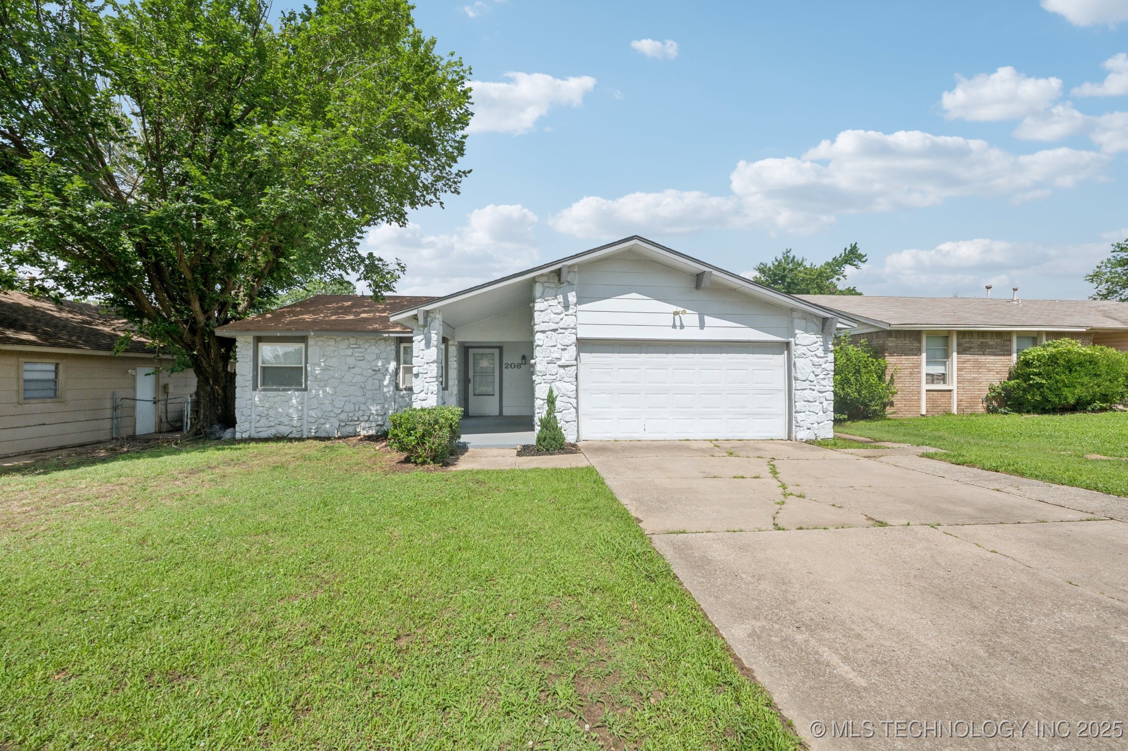 208 183rd East Avenue Property Photo