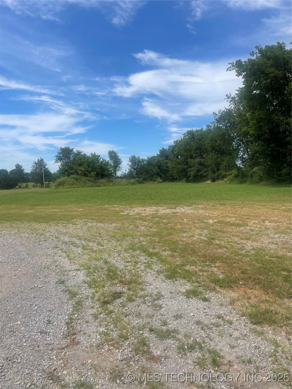 0010 Clover Circle Property Photo 1