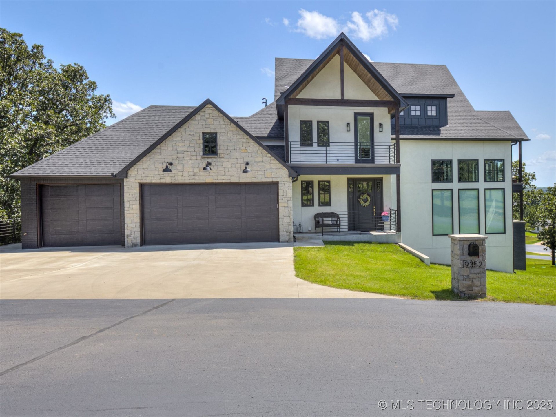 9352 Scenic Bluff Avenue Property Photo