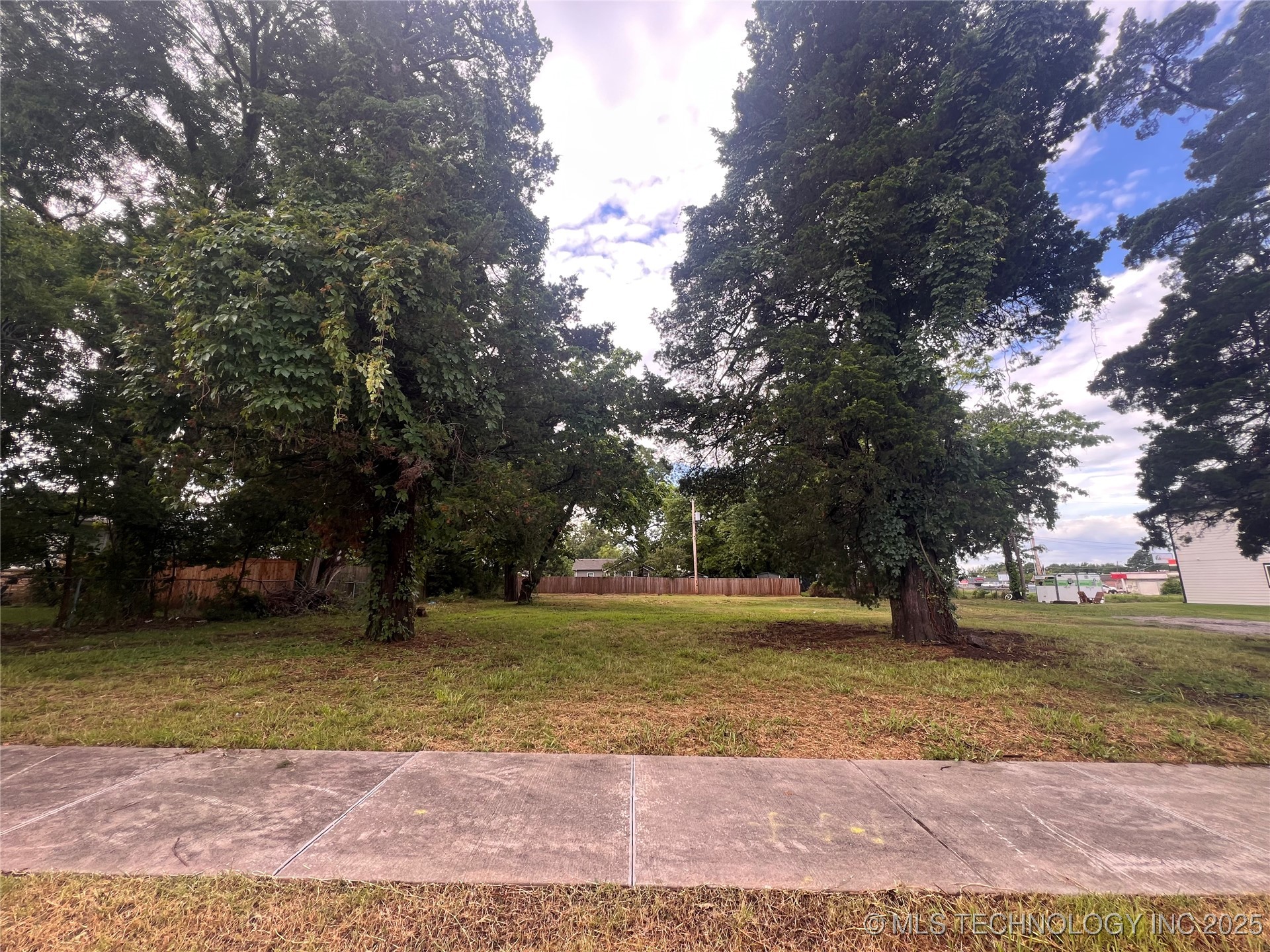 509 W Dallas Street Property Photo 1