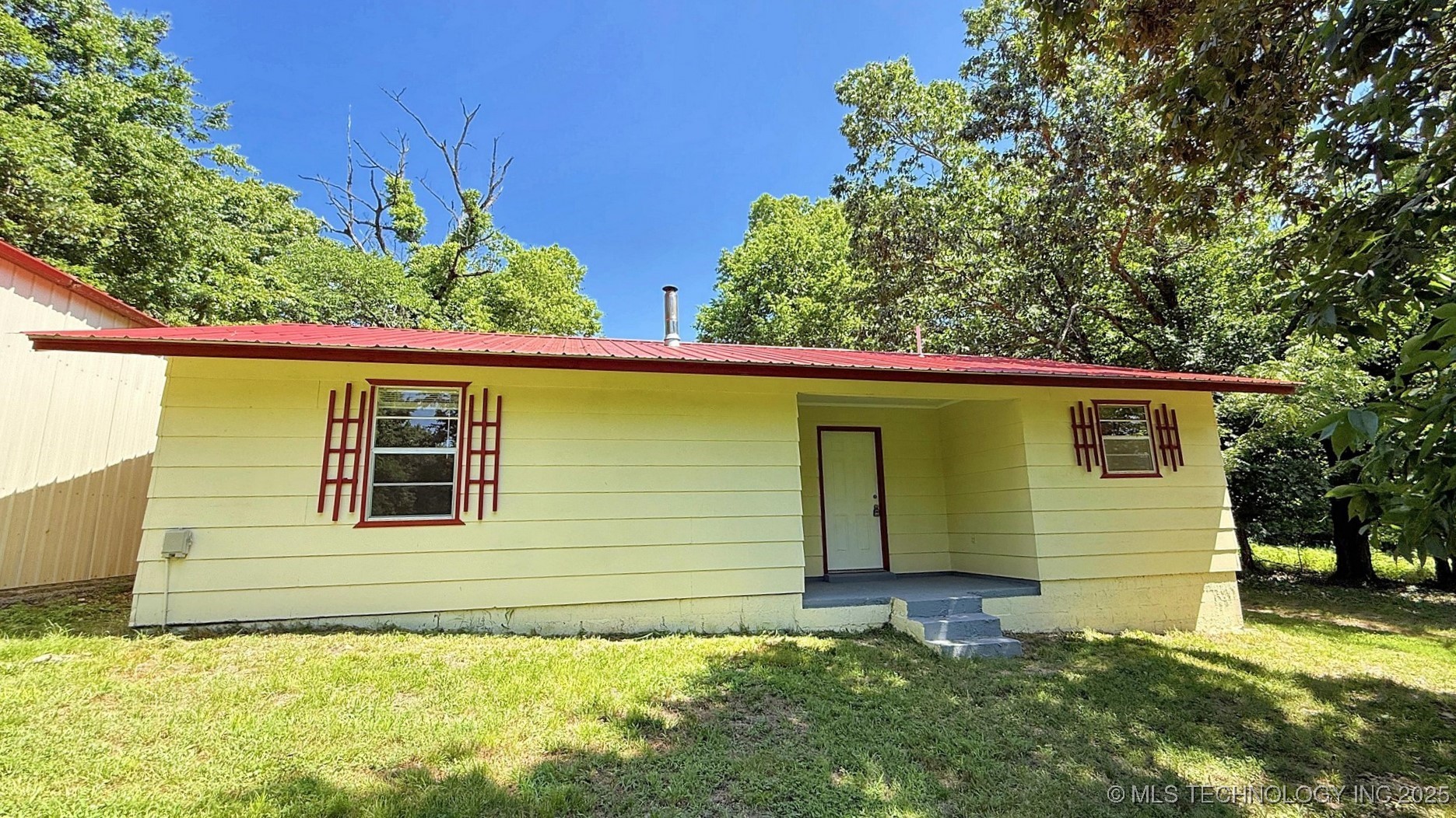 20596 E Whipperwill Road Property Photo 1