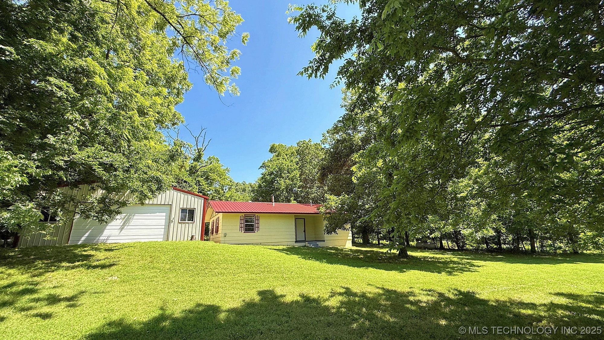 20596 E Whipperwill Road Property Photo 1