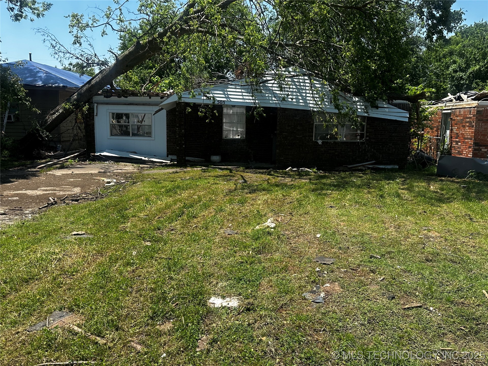 505 Short Property Photo 2