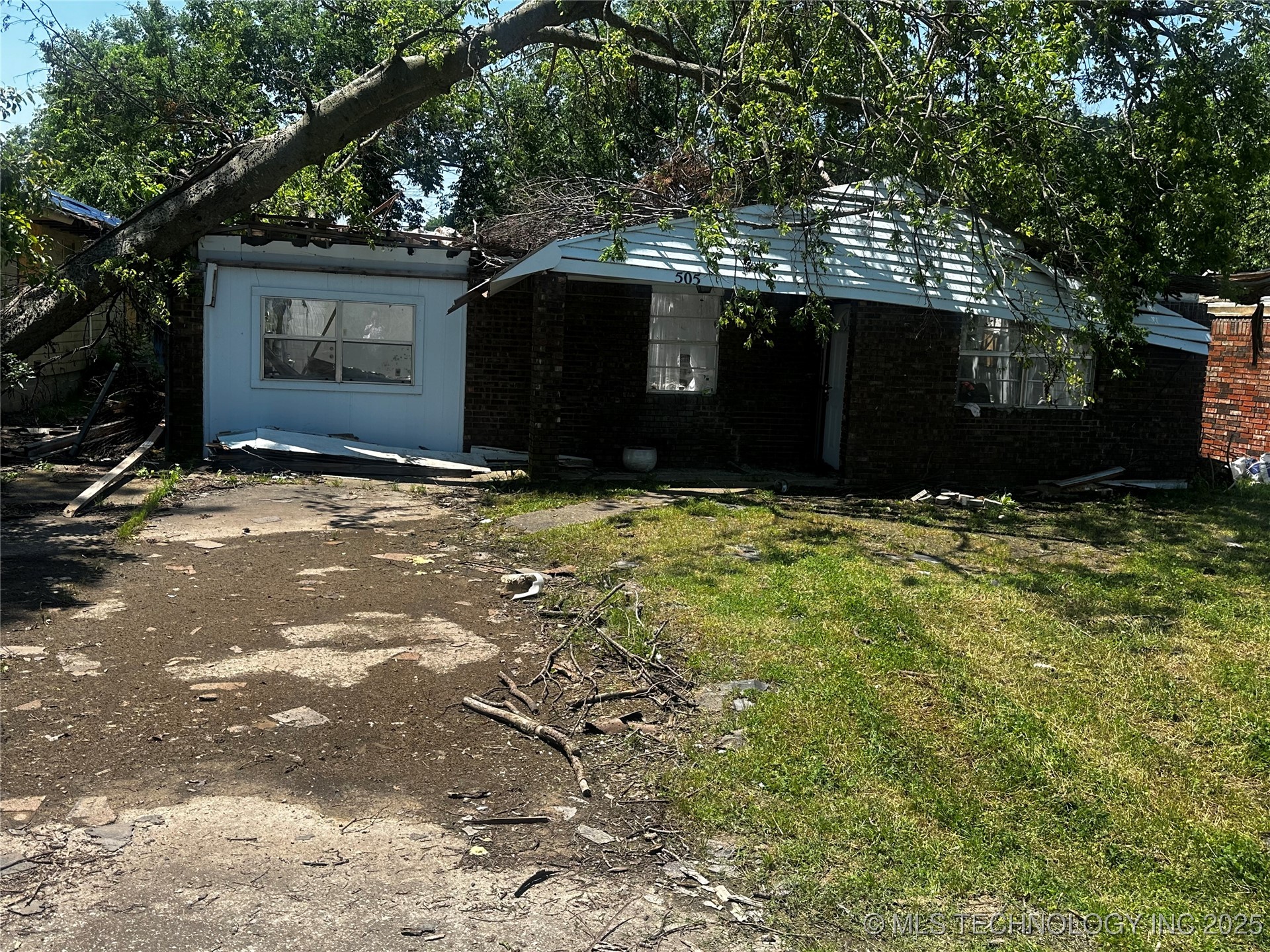 505 Short Property Photo 3