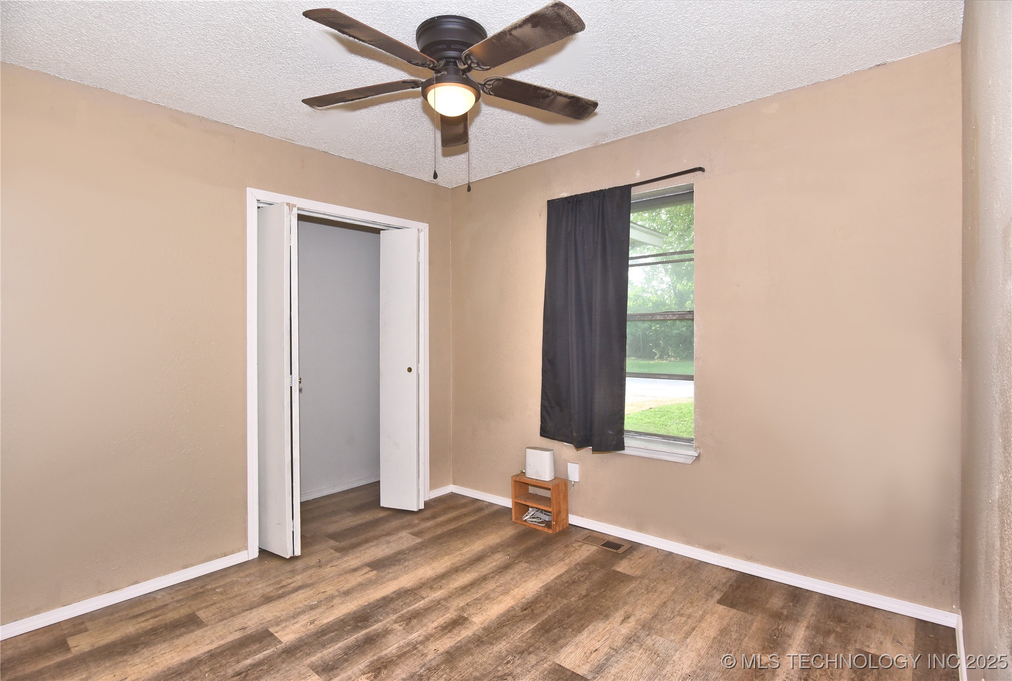 642 E 138th Place Property Photo 9