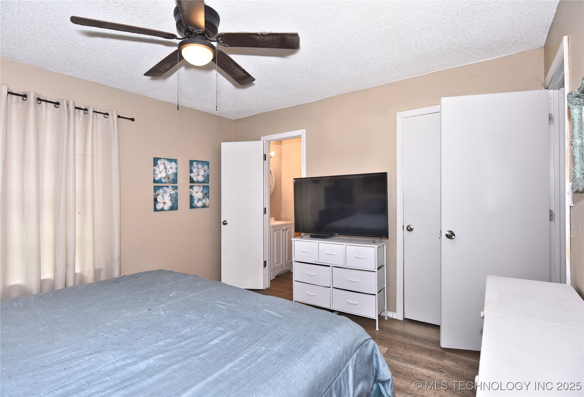 642 E 138th Place Property Photo 15